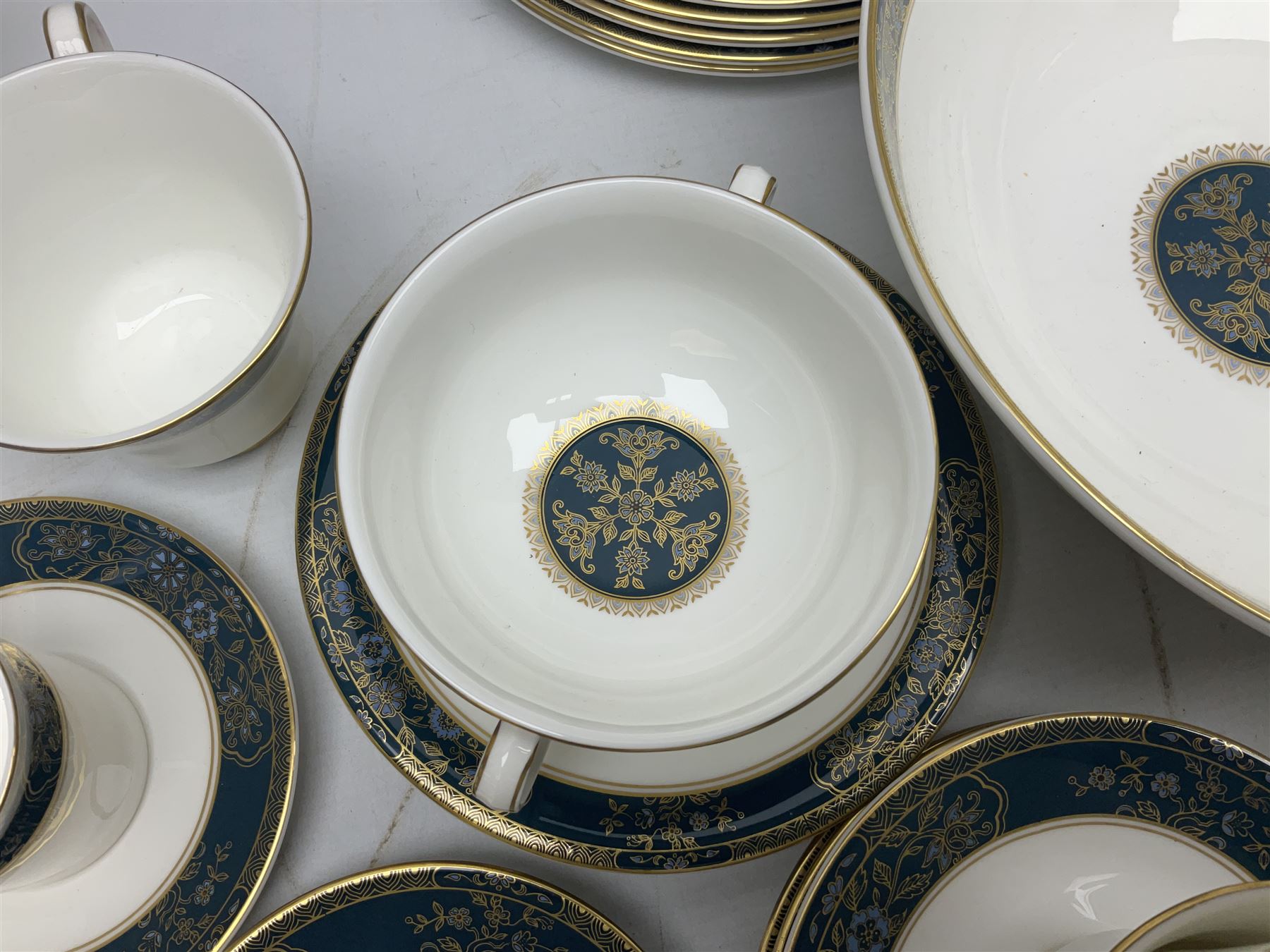 Royal Doulton Carlyle pattern tea and dinner wares - Image 13 of 14