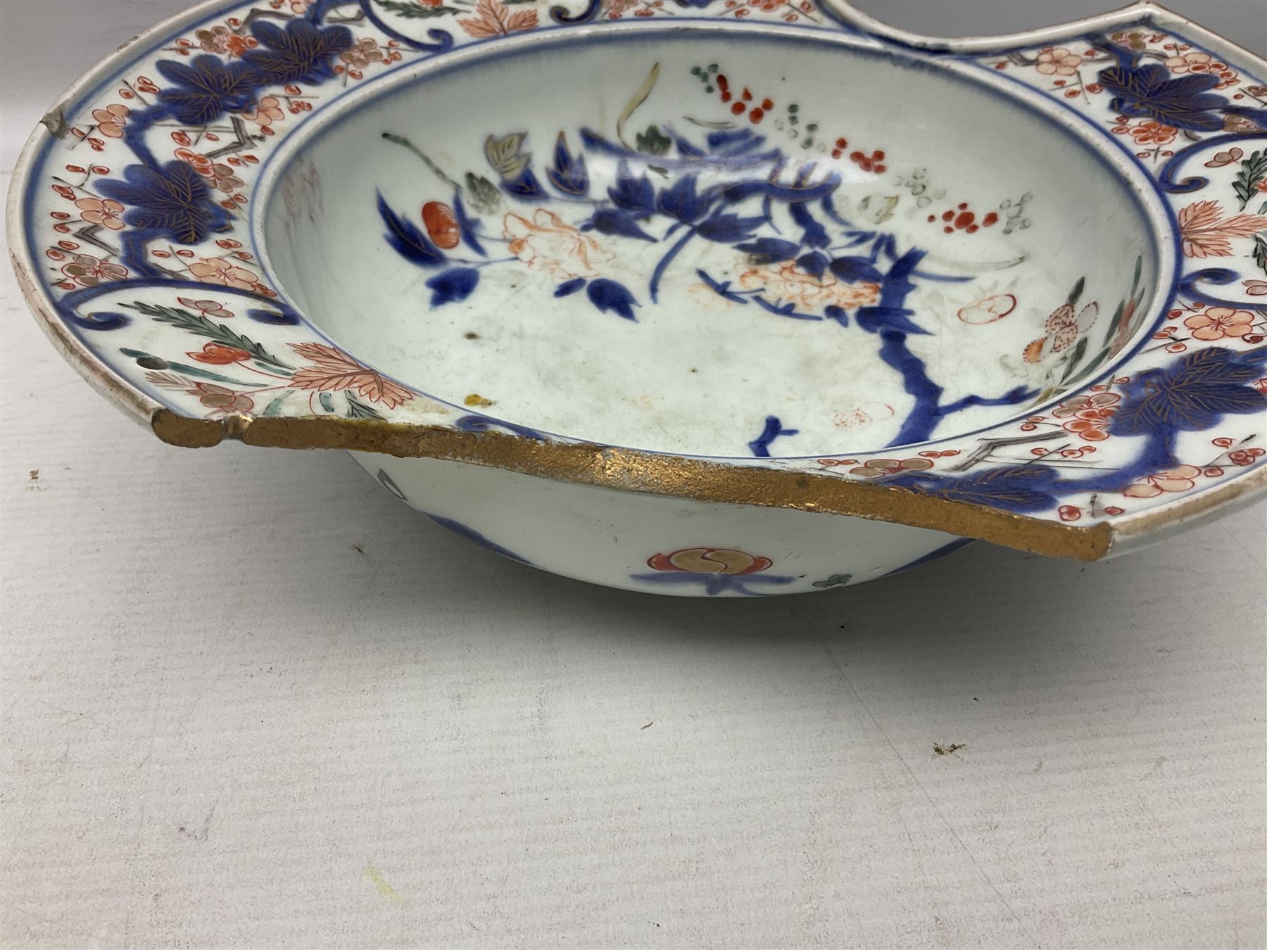 19th Century Imari pattern Japanese blood letting bowl - Image 3 of 13