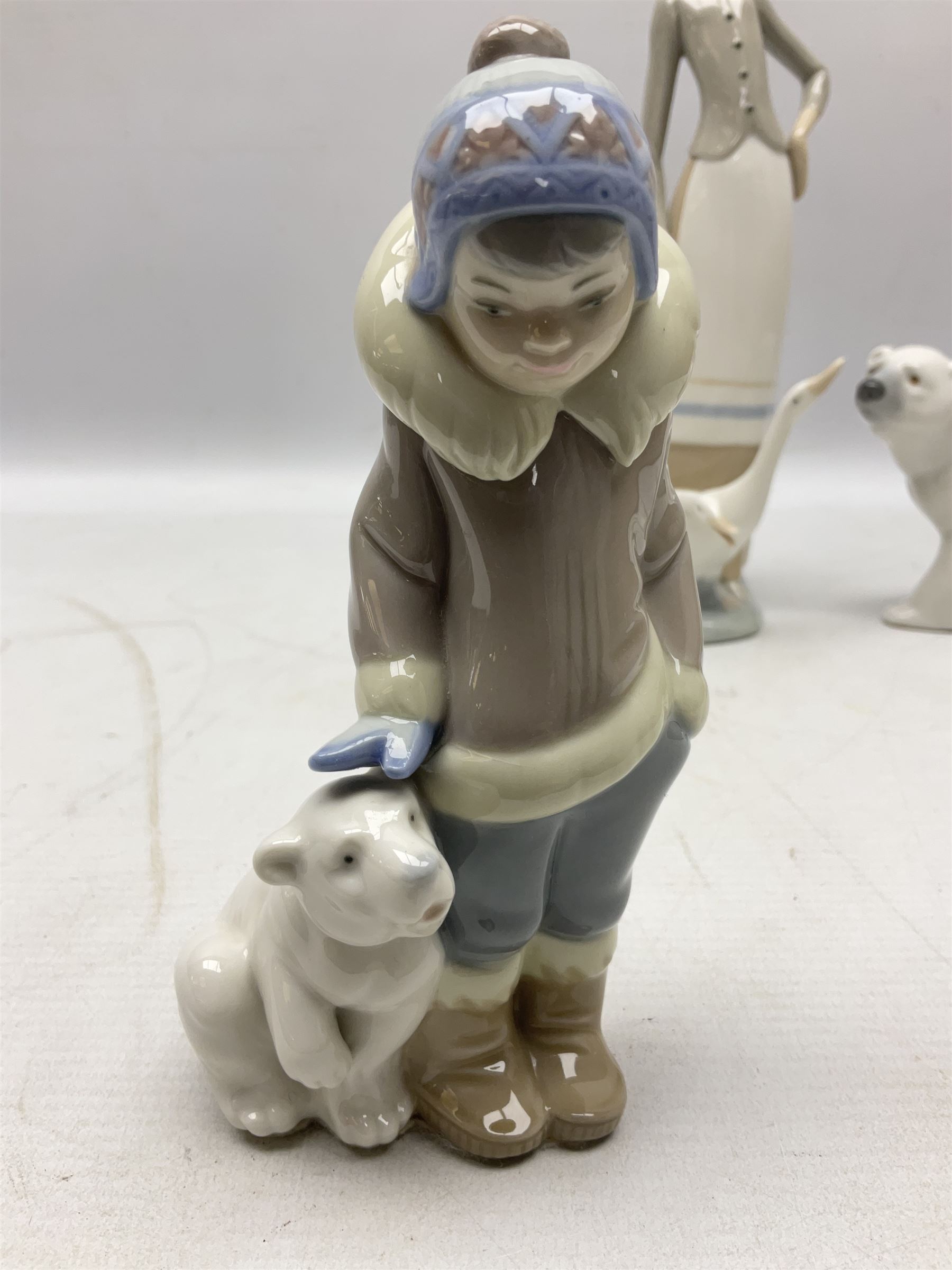 Seven Lladro figures - Image 9 of 19