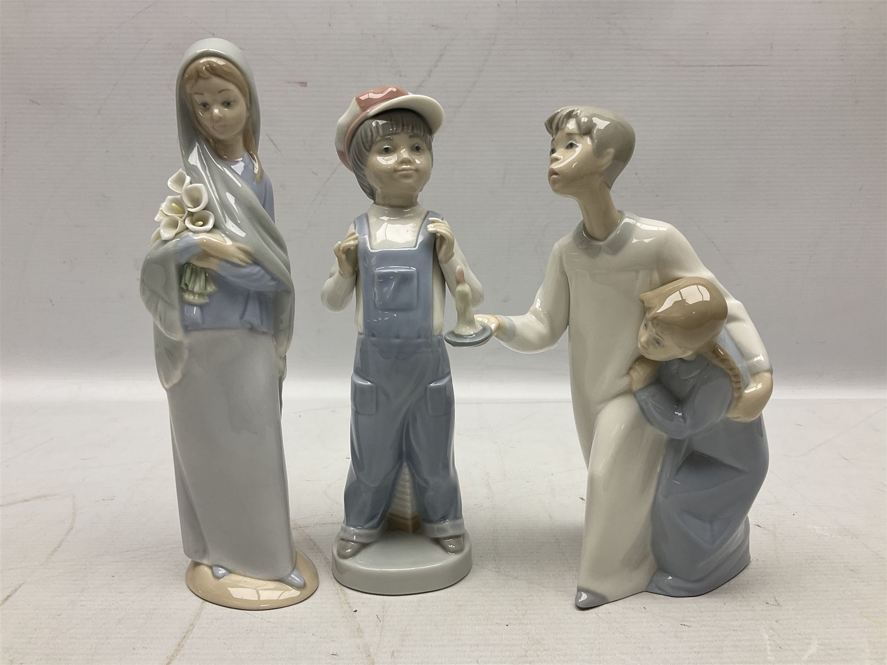 Four Lladro figures - Image 11 of 15