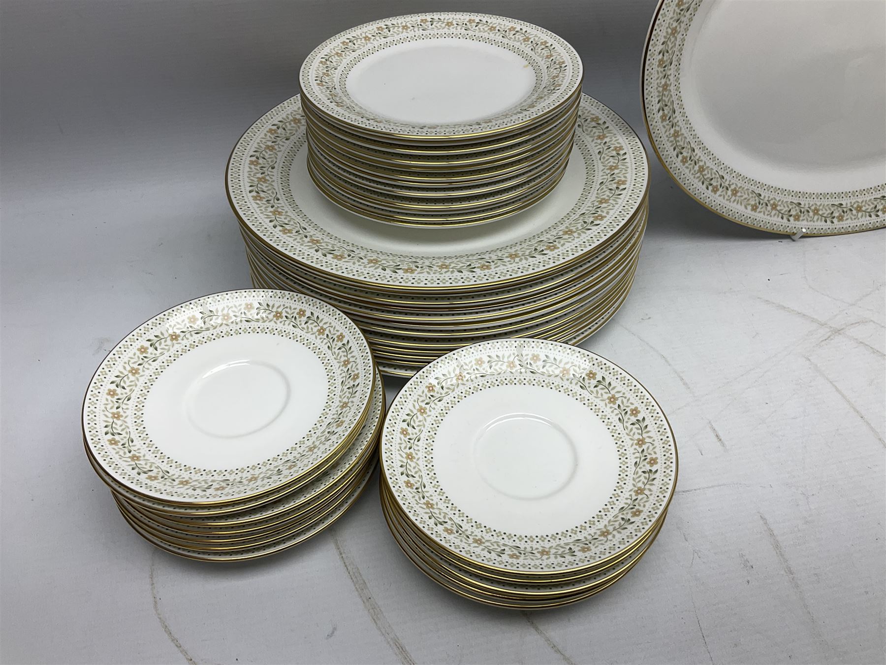 Royal Doulton Paisley pattern tea and dinner service for twelve - Image 14 of 14