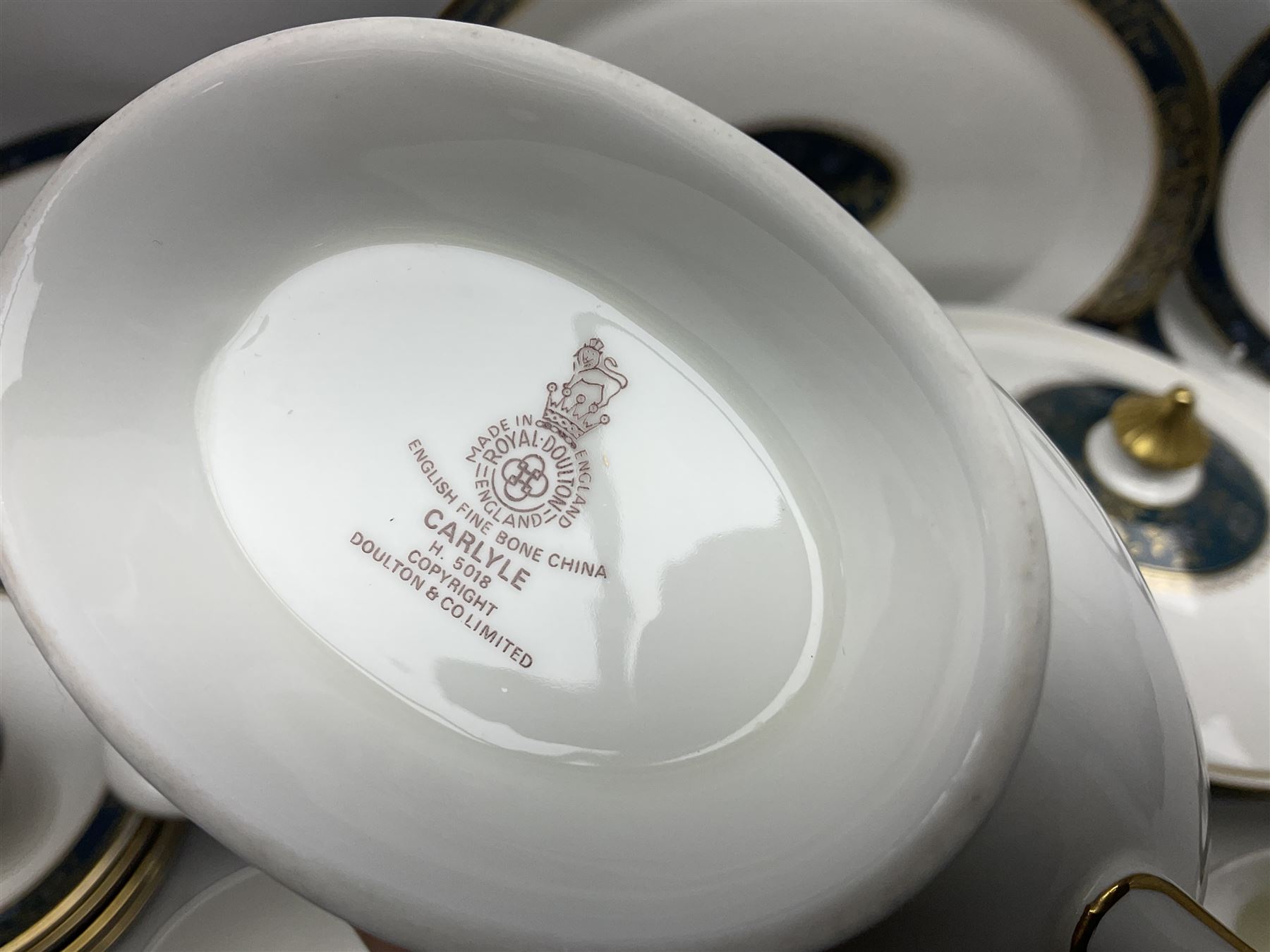 Royal Doulton Carlisle pattern dinner service for eight - Image 12 of 13