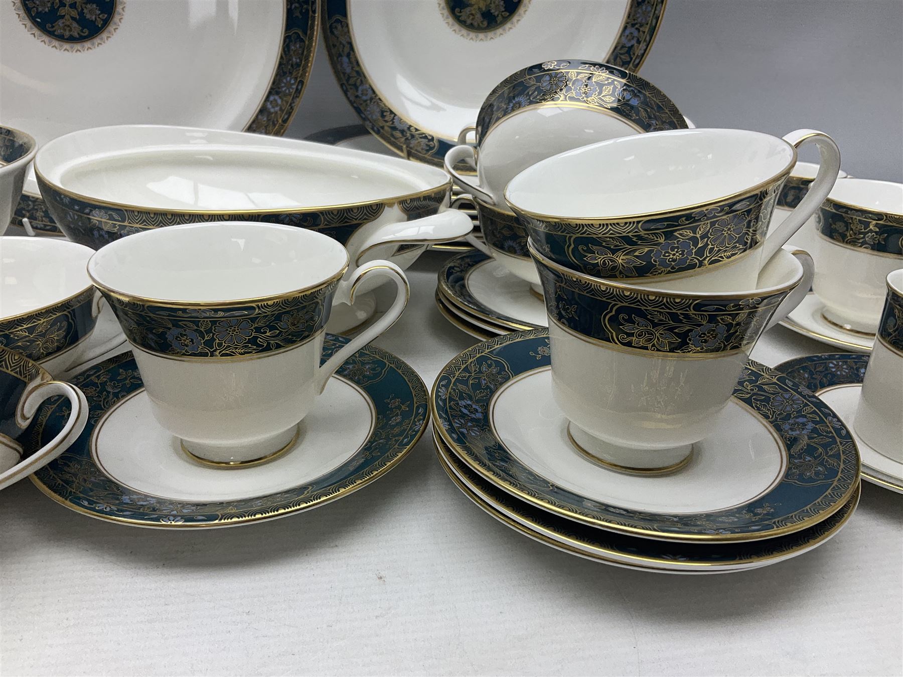 Royal Doulton Carlyle pattern tea and dinner wares - Image 4 of 14