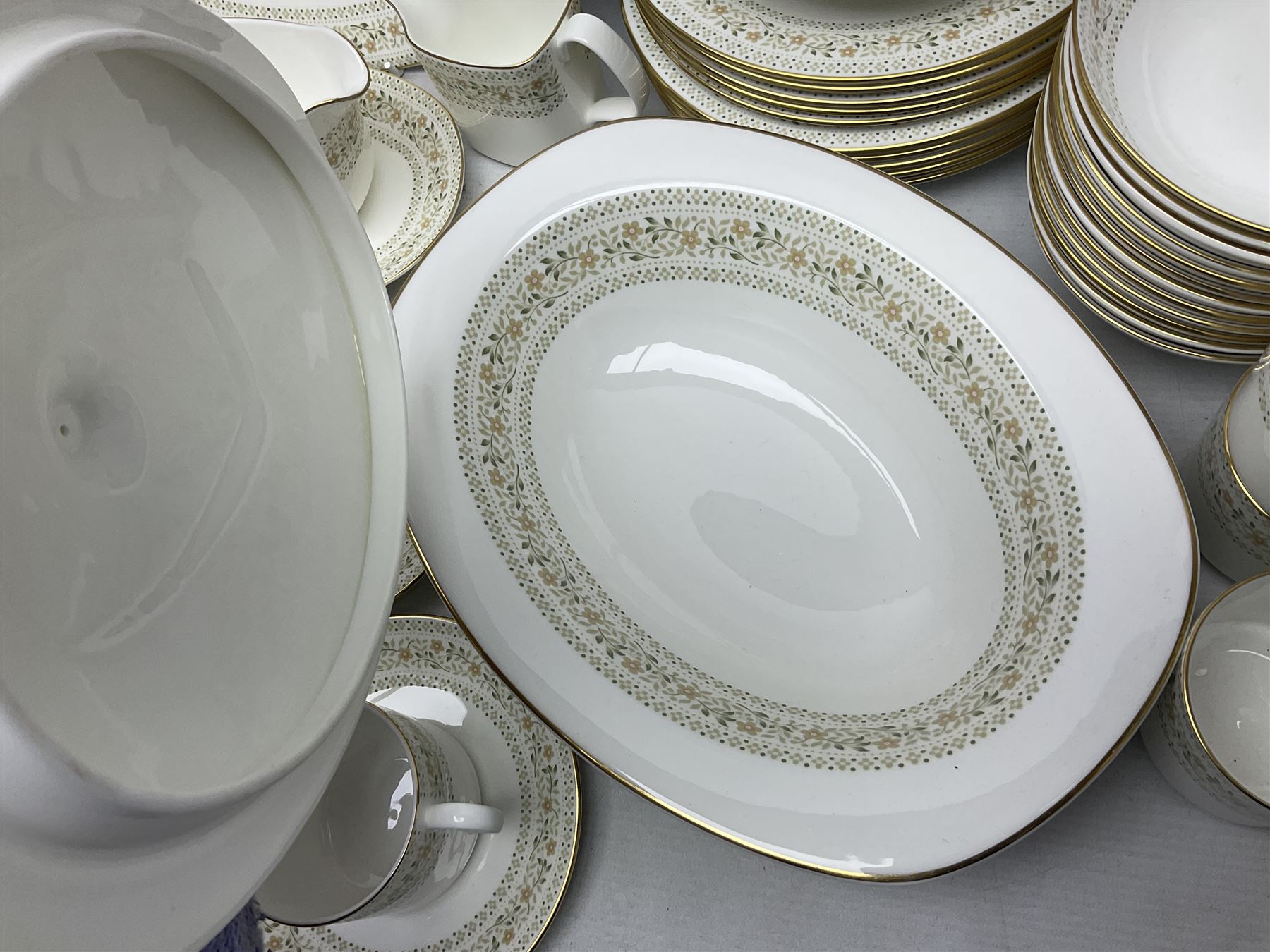 Royal Doulton Paisley pattern tea and dinner service for twelve - Image 7 of 14