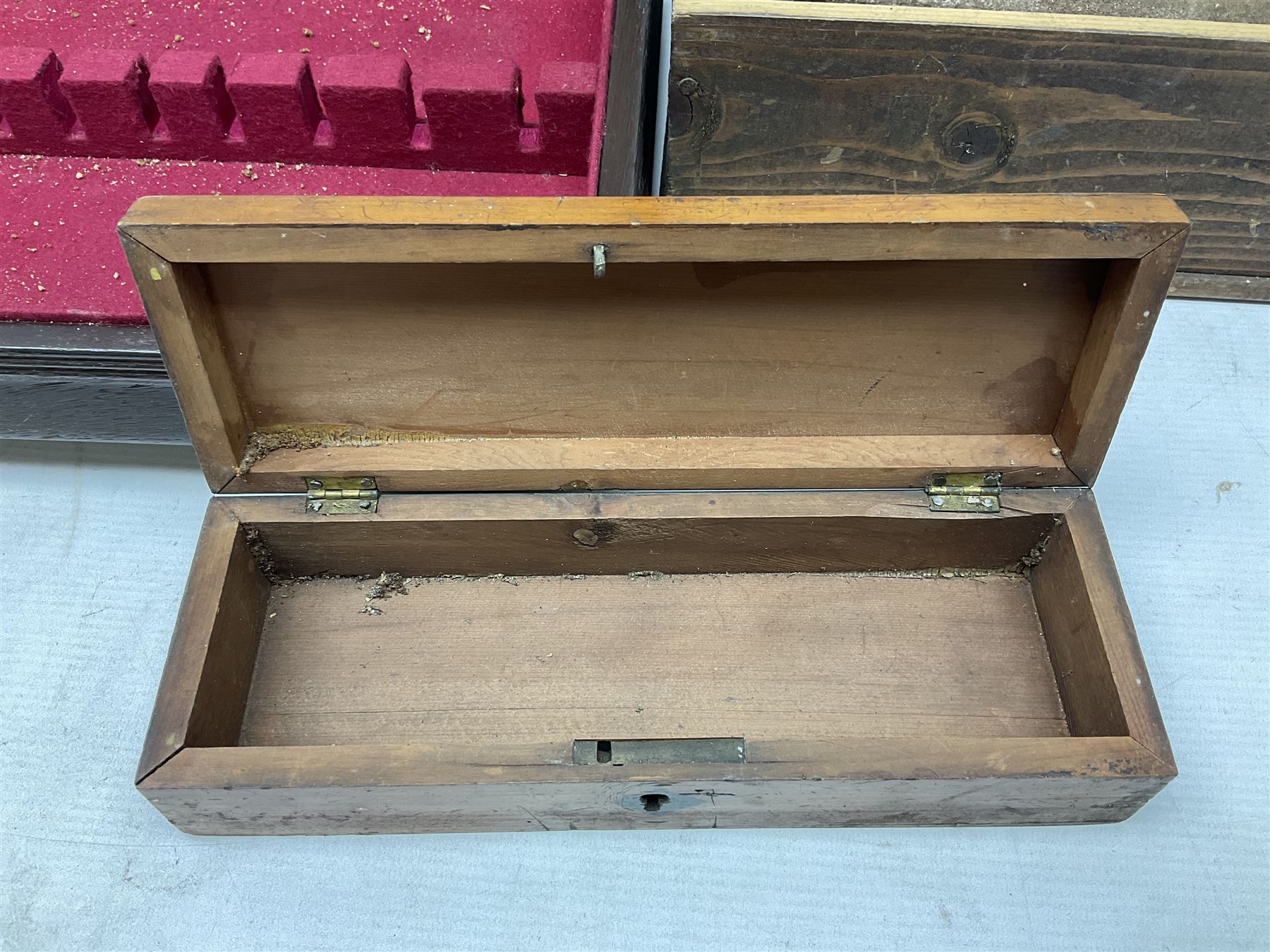 Quantity of oil and sharpening stones in wood box - Image 8 of 10