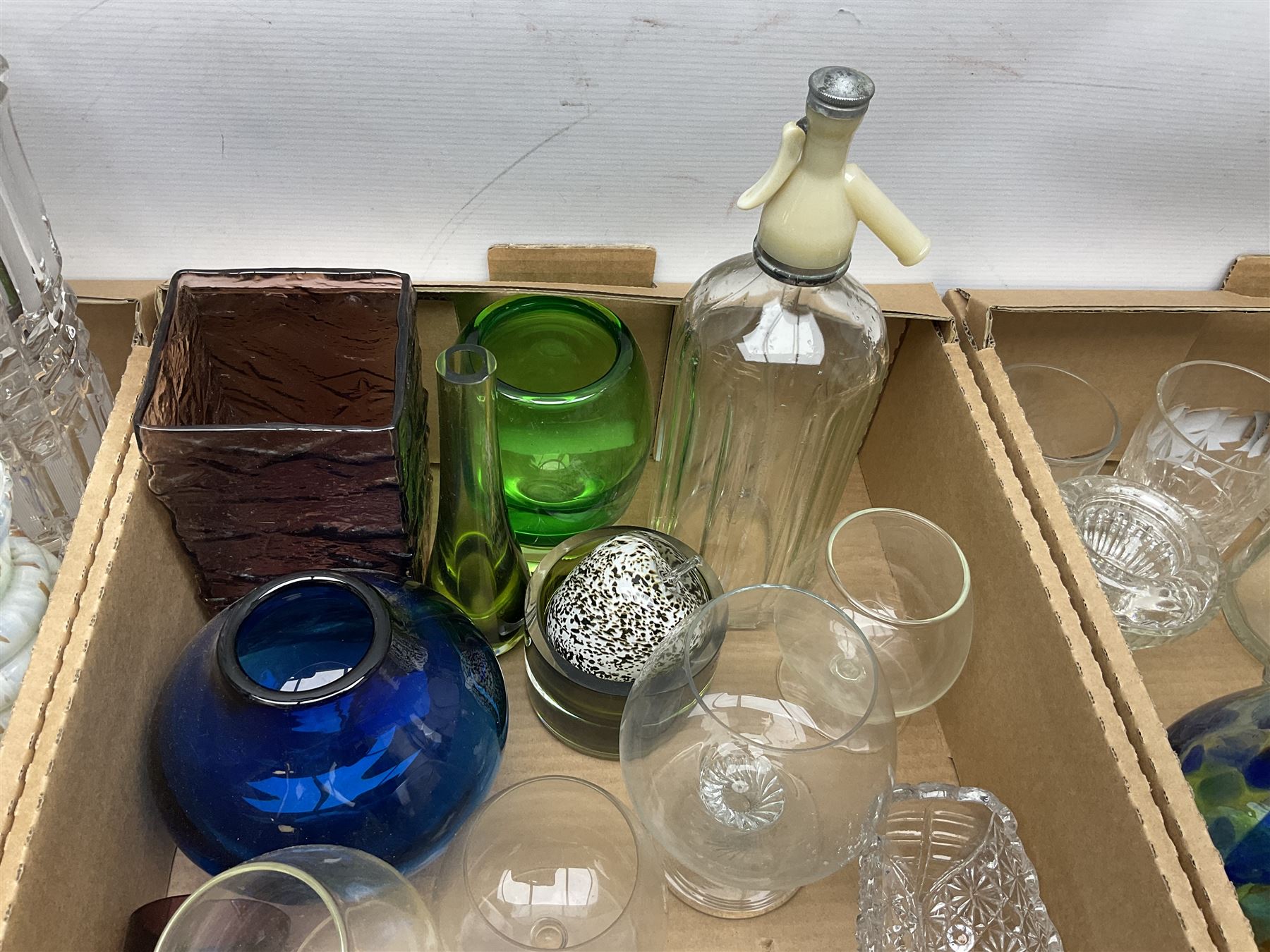 Large collection of glassware to include Schweppes soda syphon - Image 11 of 15