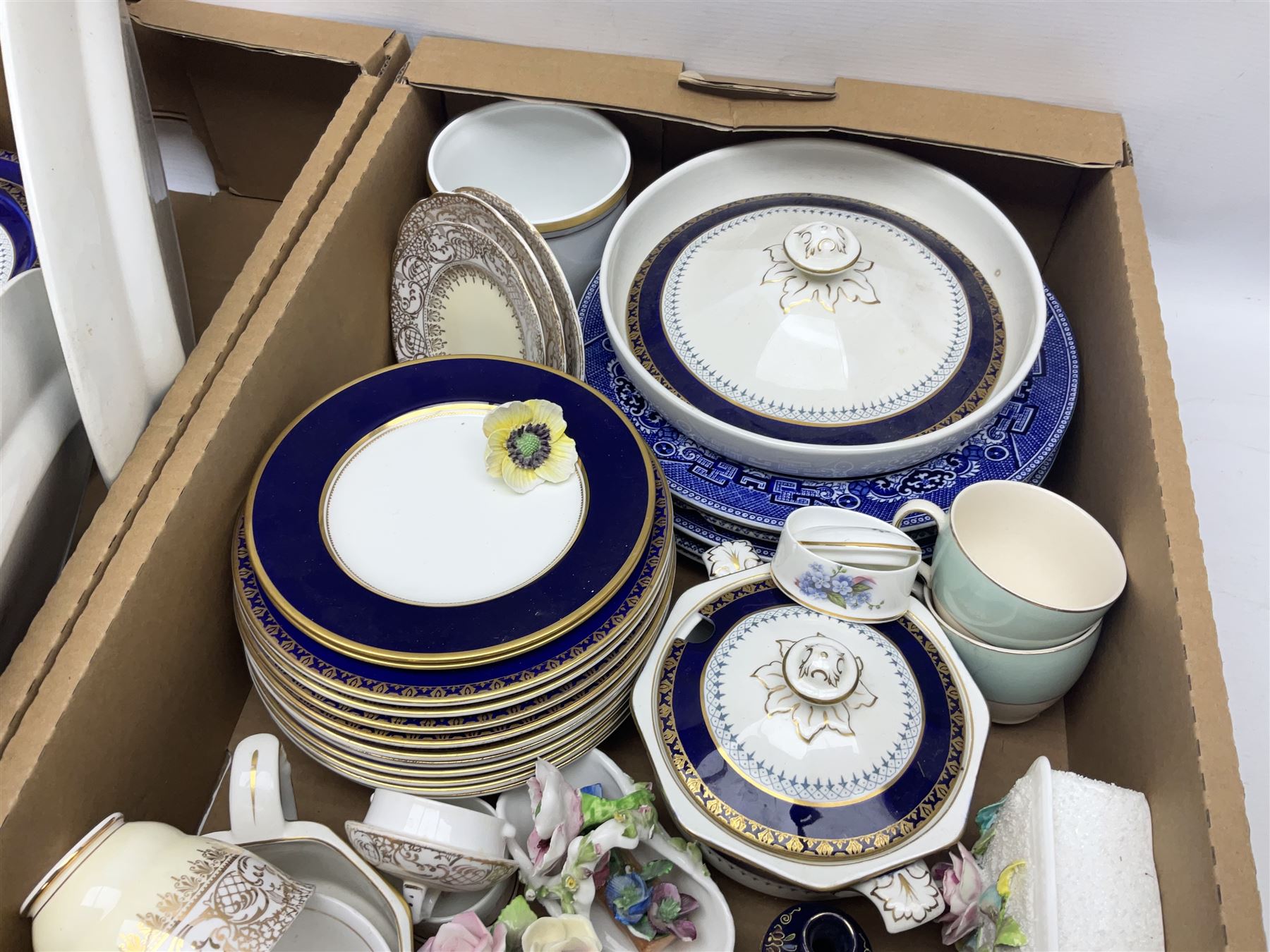 Quantity of Victorian and later ceramics to include Wedgwood Imperial dinner wares - Image 7 of 15