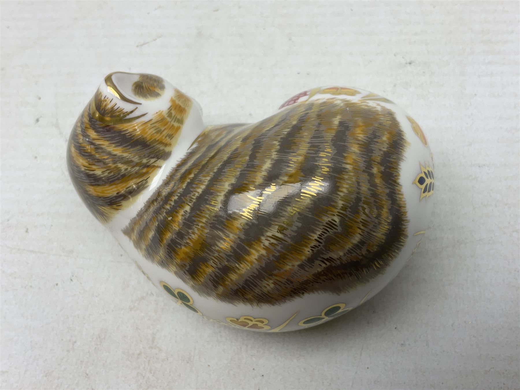 Royal Crown Derby Cottage Garden Kitten paperweight - Image 2 of 4