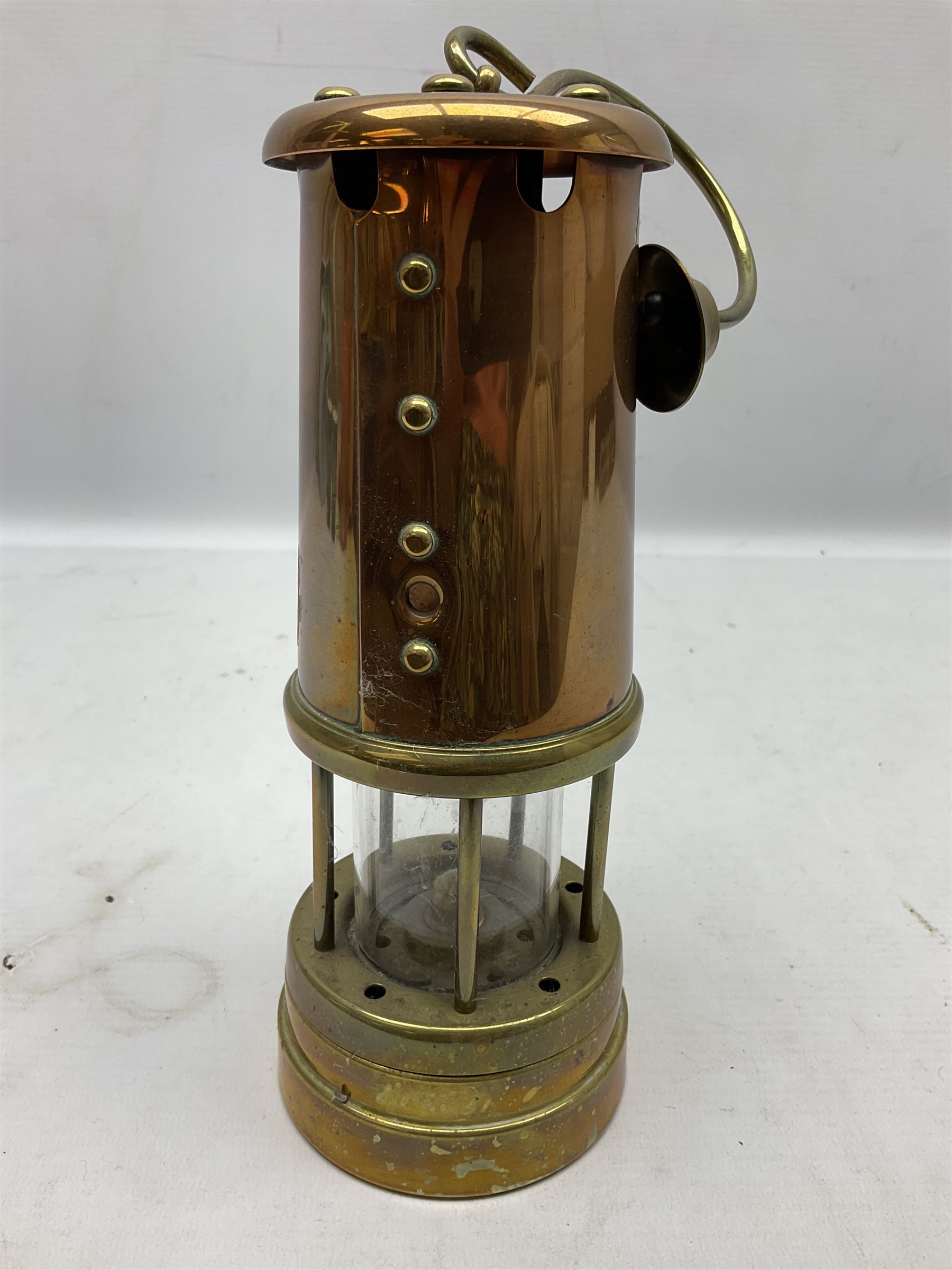 Copper and brass miners lamp by British Coal Company Wales UK for Aberaman Colliery Serial No. 23272 - Image 4 of 6