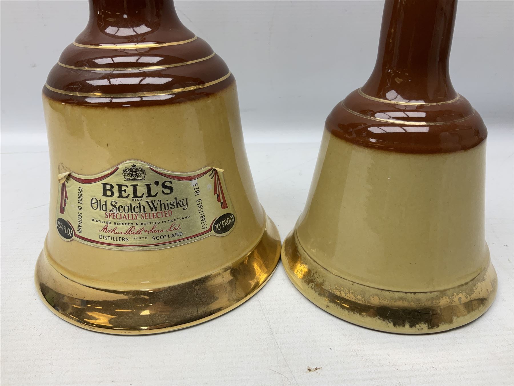 Wade Bells whisky decanters of graduating form - Image 6 of 8