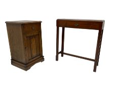 Early 20th century oak bedside cabinet