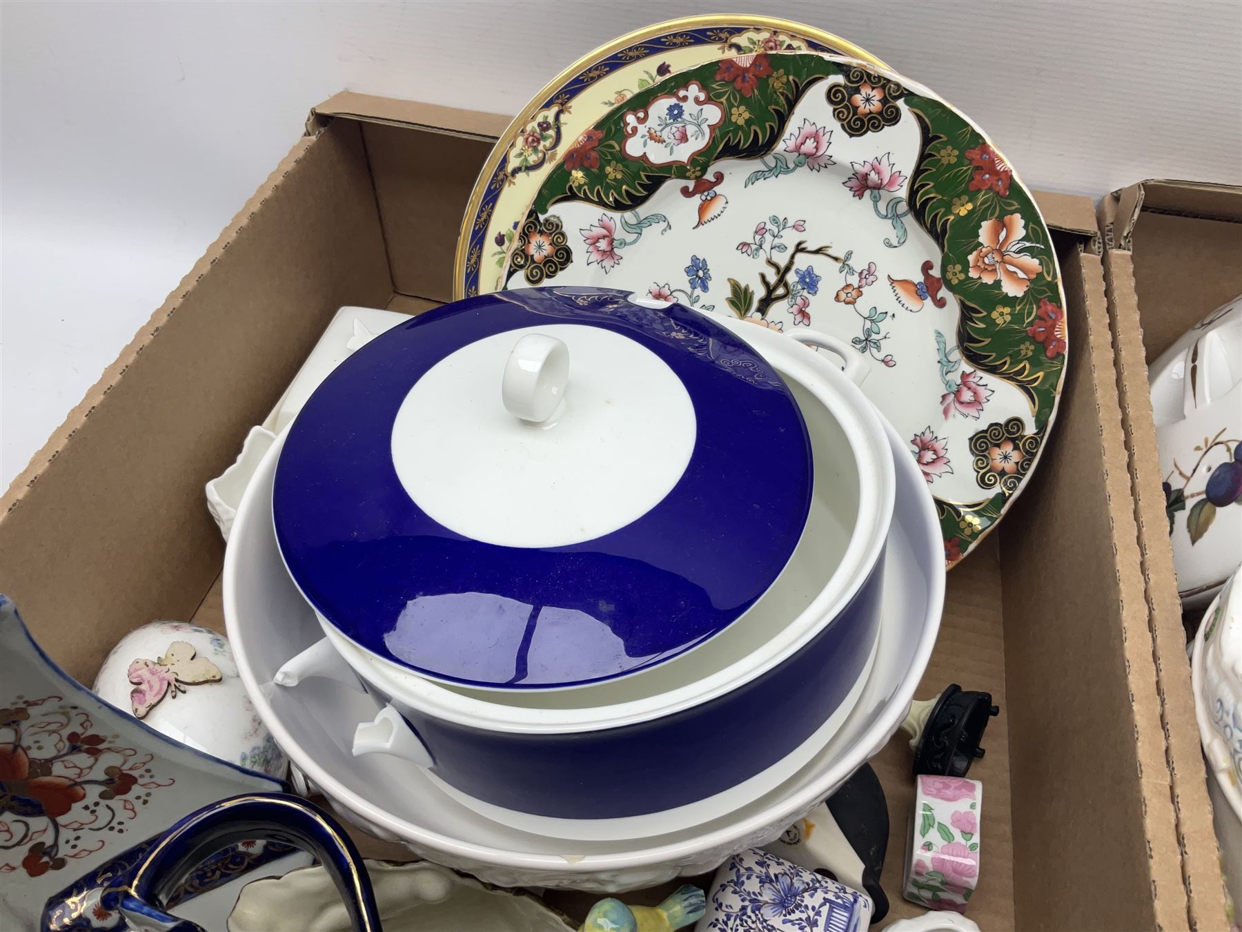 Quantity of Victorian and later ceramics to include Wedgwood Imperial dinner wares - Image 11 of 15