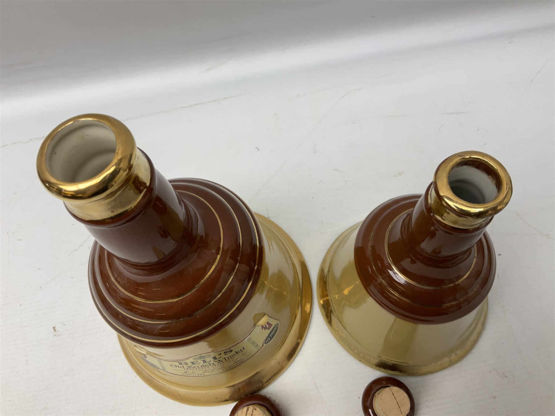 Wade Bells whisky decanters of graduating form - Image 5 of 8