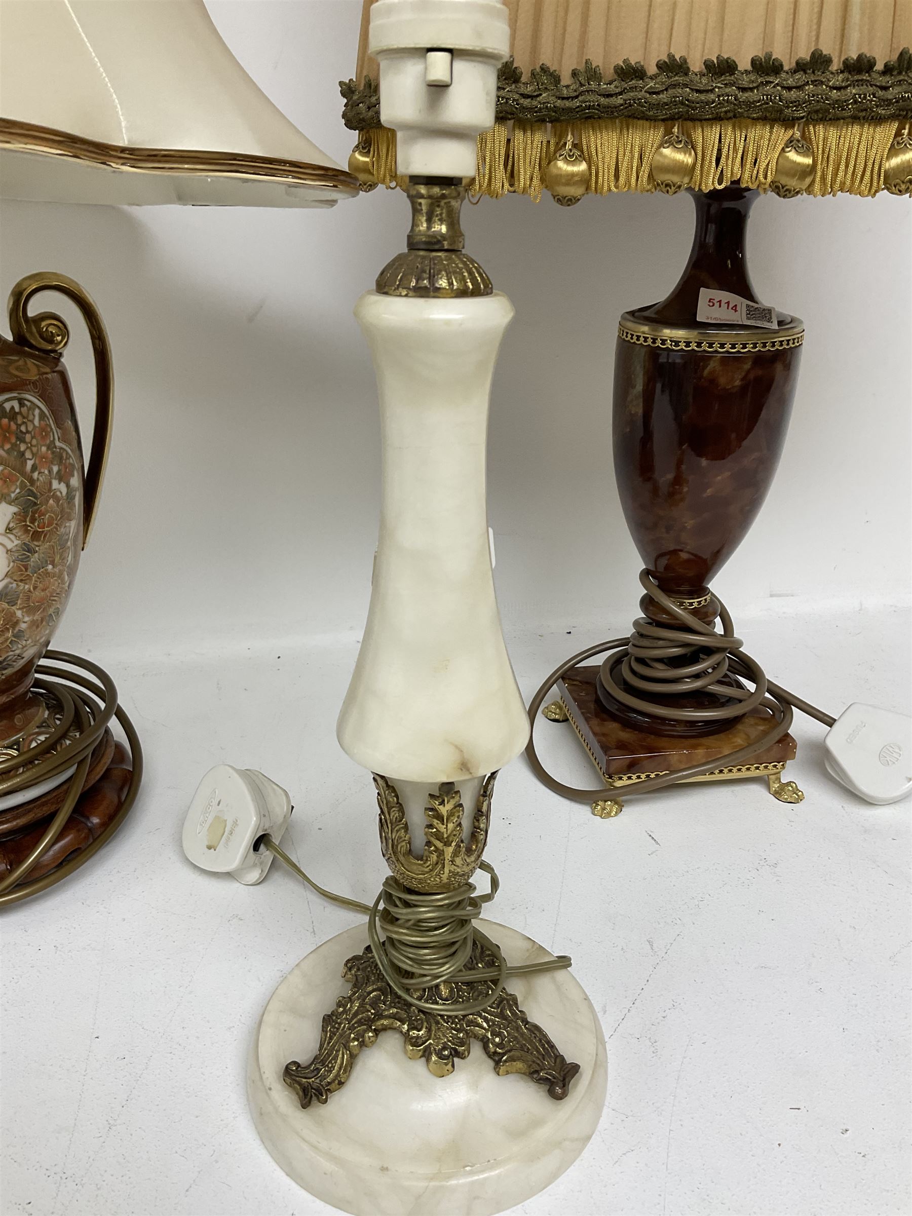 Three table lamps to include oriental style ceramic example - Image 3 of 5