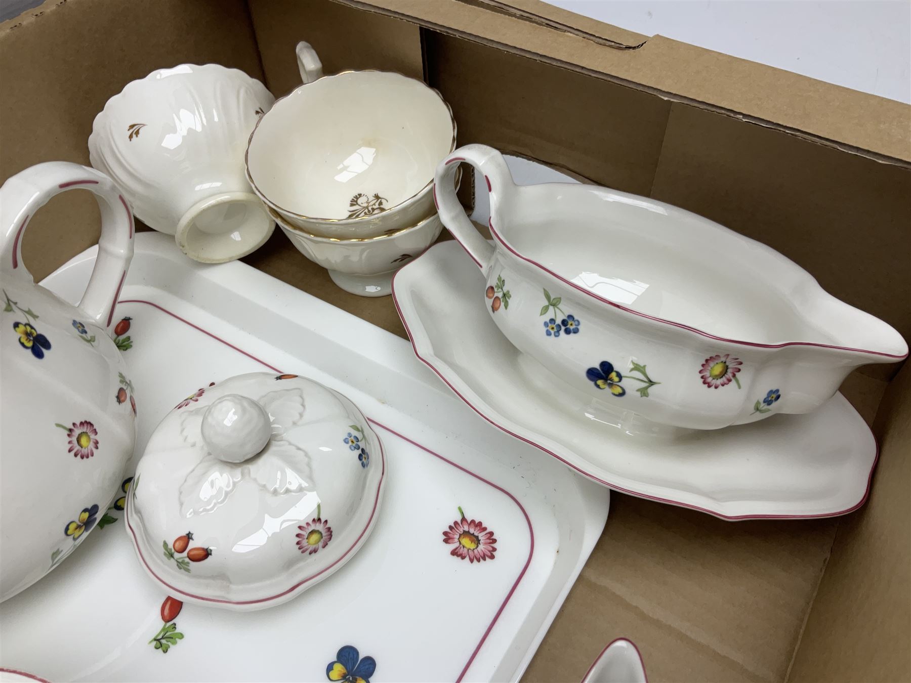 Villeroy & Boch Petite Fleur pattern tea service for four - Image 7 of 9