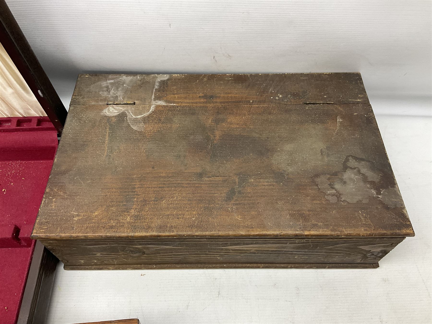 Quantity of oil and sharpening stones in wood box - Image 10 of 10