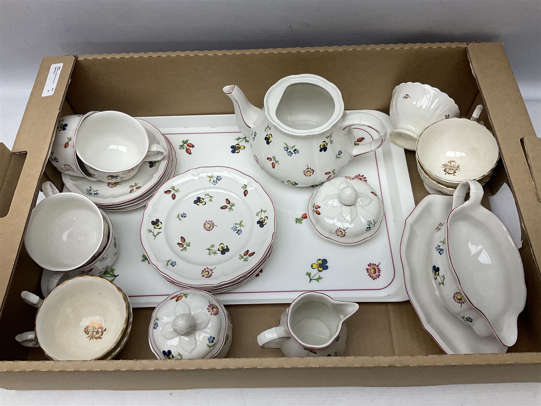 Villeroy & Boch Petite Fleur pattern tea service for four - Image 6 of 9