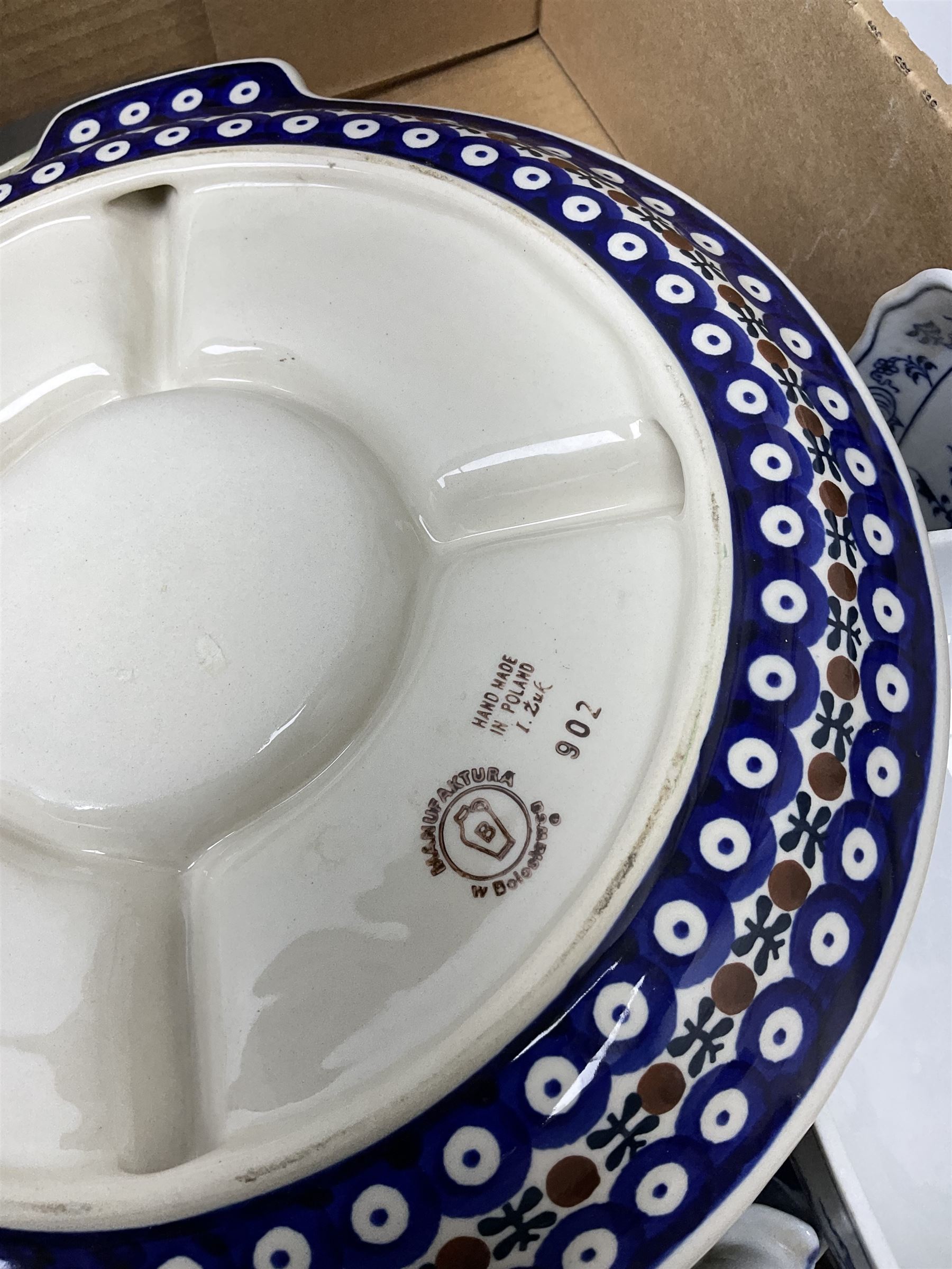 Collection of ceramics in four boxes to include two Meissen onion pattern blue and white plates - Image 8 of 8