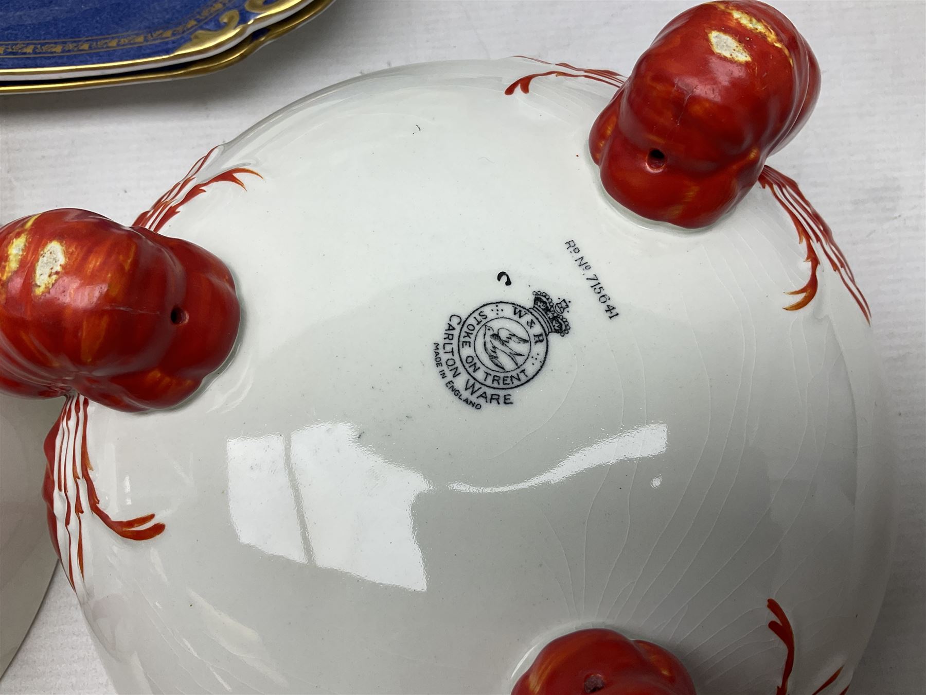 Carlton Ware lobster scallop dish and further two bowls - Image 10 of 14