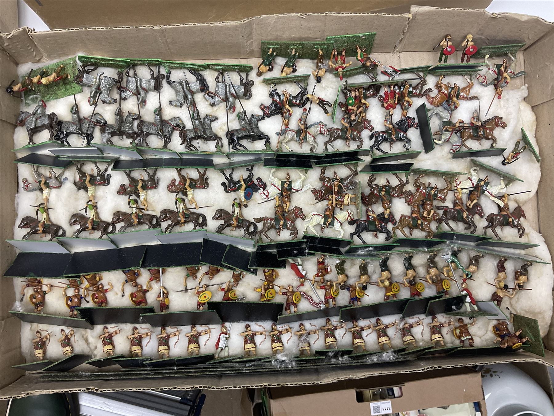 Painted metal wargame figures - over four hundred including Normans and Saxons - Image 14 of 14