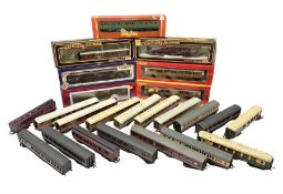 '00' gauge - seven boxed and seventeen unboxed passenger coaches including kit-built