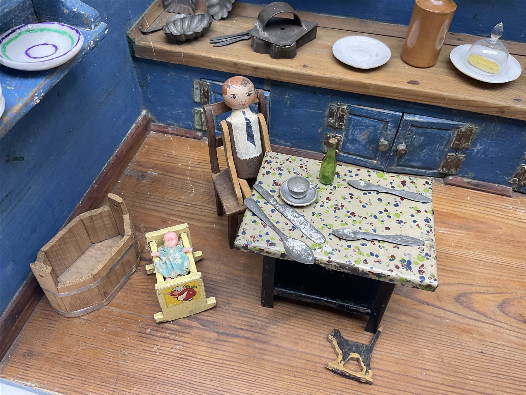 Late Victorian German white and blue painted pine diorama of a kitchen interior - Image 2 of 12