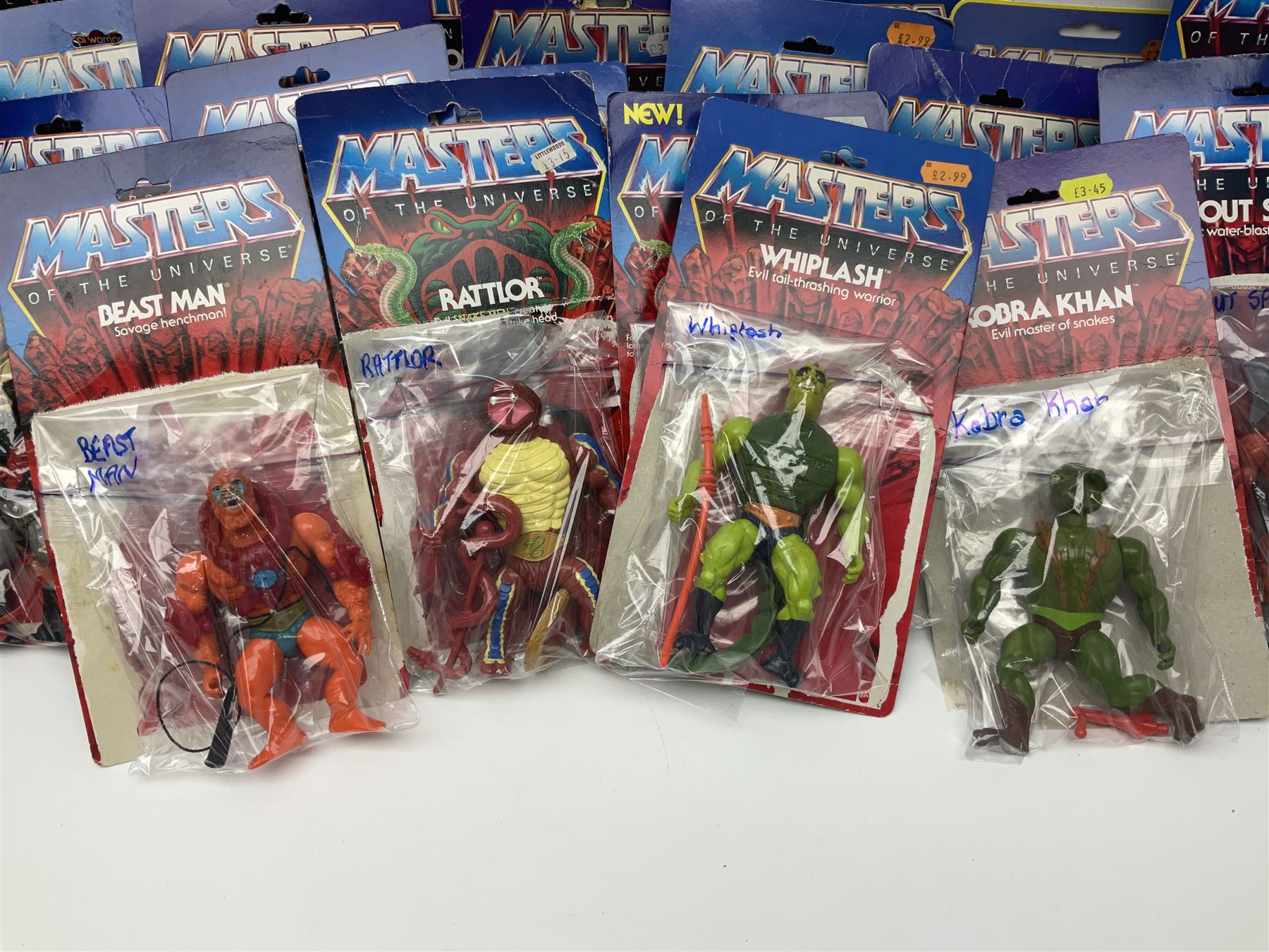 Thirty-one Masters of the Universe He-Man figures re-bagged on original backing cards; two others l - Image 13 of 19