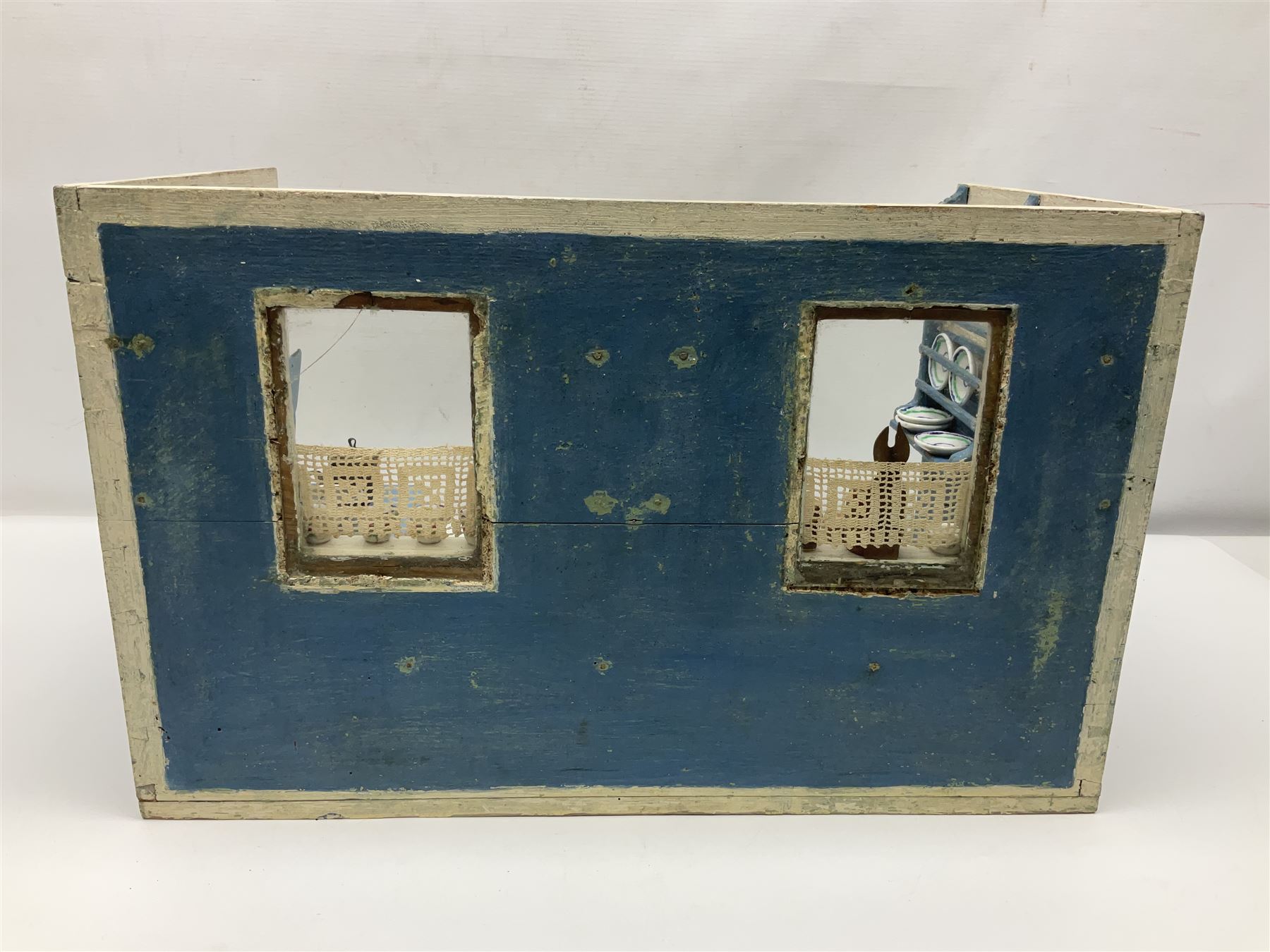 Late Victorian German white and blue painted pine diorama of a kitchen interior - Image 9 of 12