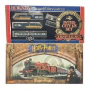 Hornby '00' gauge - Harry Potter and the Philosopher's Stone Hogwarts Express electric train set; co