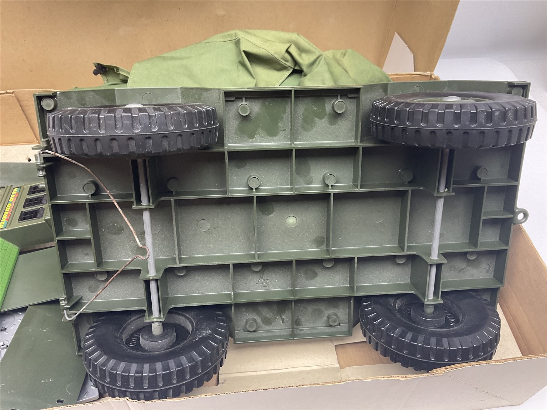 Palitoy Action Man - Trailer with drop down tailboard and easy to assemble canopy; and 105mm Light G - Image 4 of 11