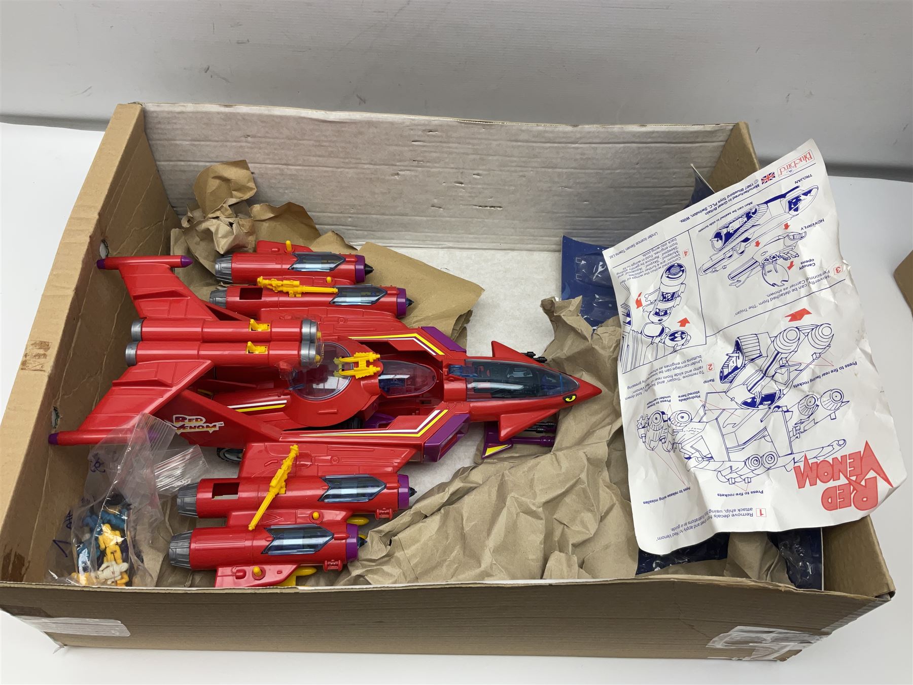Two 1980s Bluebird Manta Force spaceship playsets - Red Venom and Entire Space Battle Force in one G - Image 2 of 11