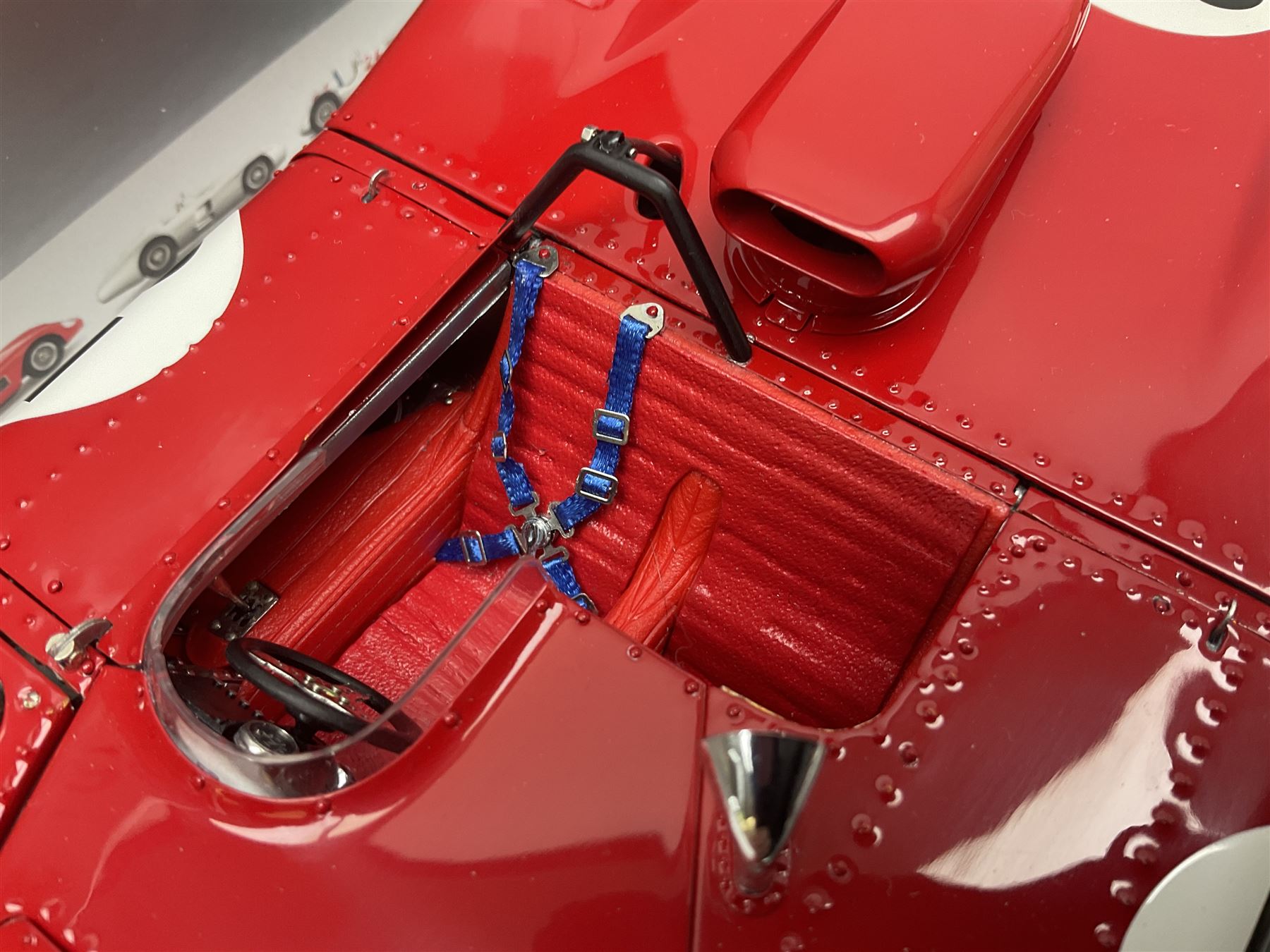 CMC 1:18 Scale Model of a Ferrari 312P Spyder 'Sebring Rennversion - Image 4 of 14