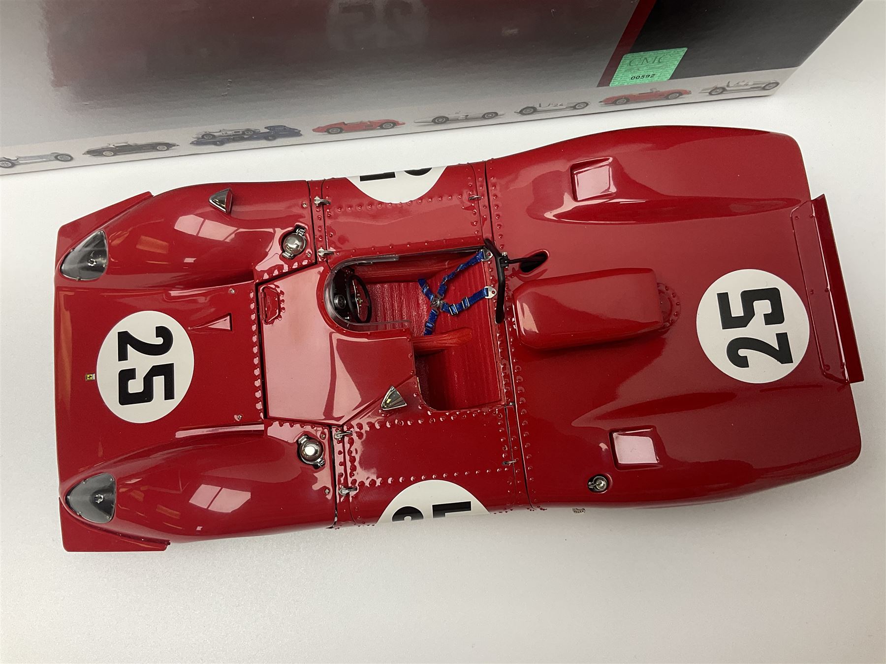 CMC 1:18 Scale Model of a Ferrari 312P Spyder 'Sebring Rennversion - Image 2 of 14