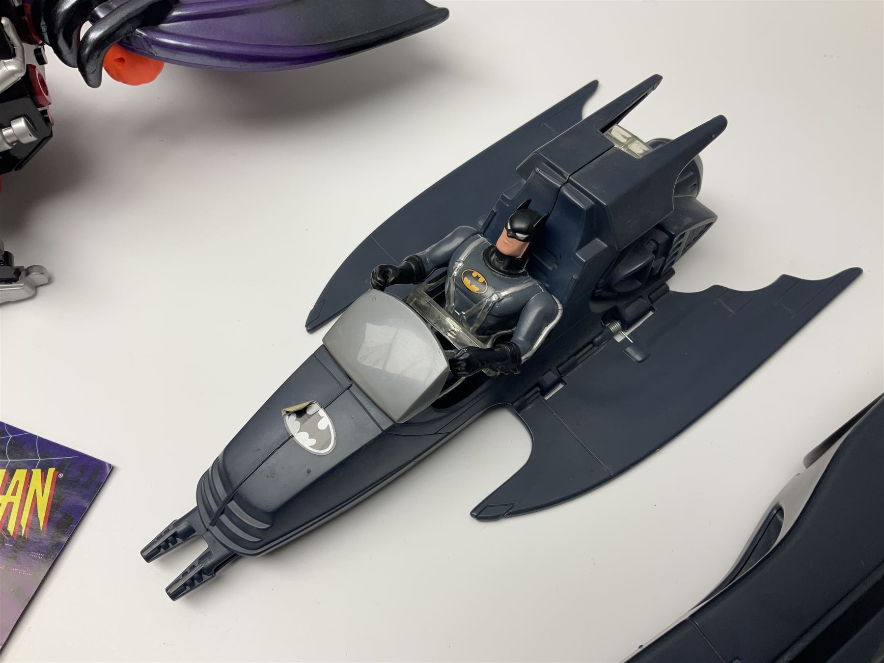 Group of early 90s Marvel/DC Comics toys; 1993 Kenner Batmobile with original Batman figure and plan - Image 4 of 22