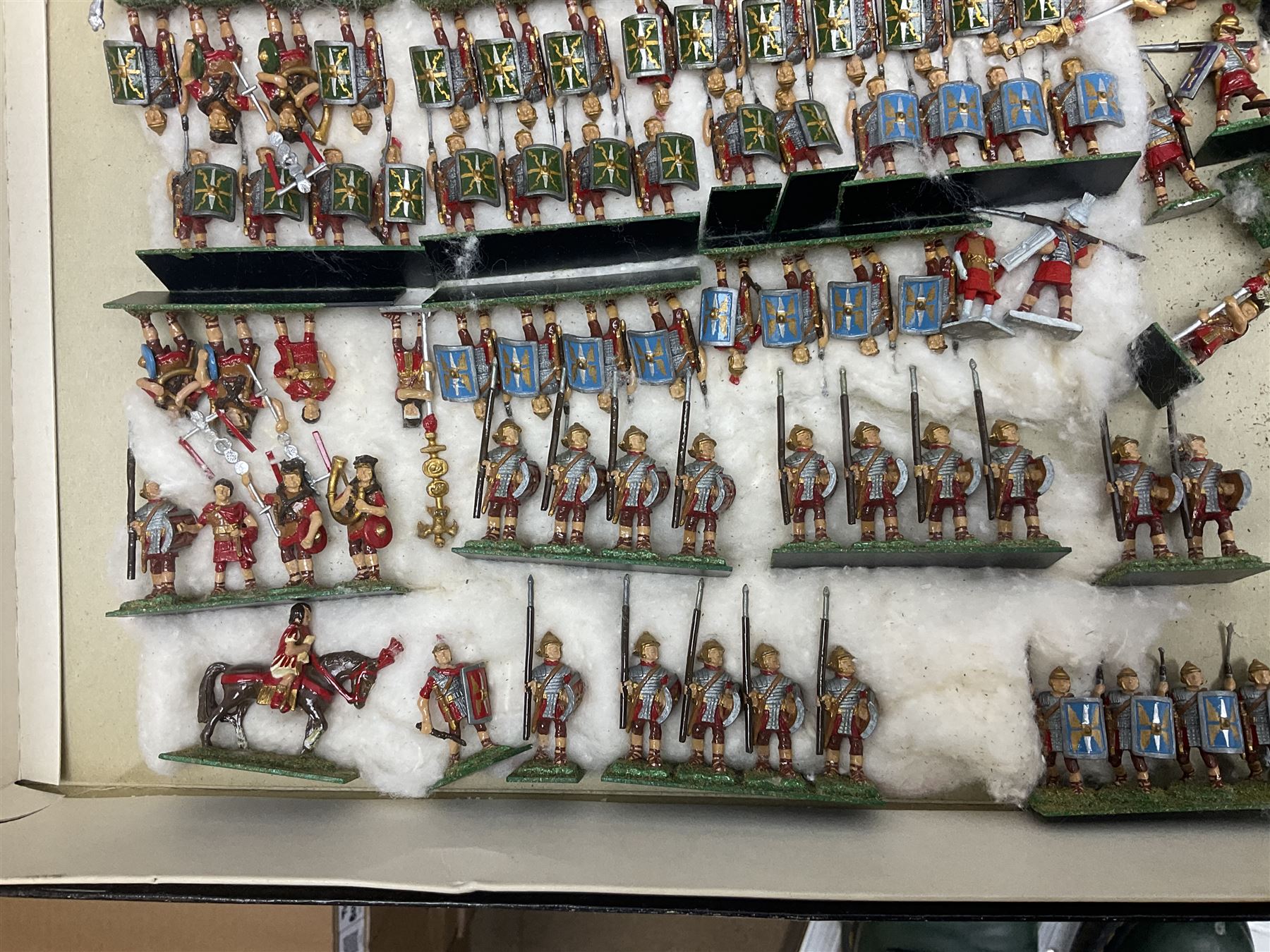 Painted metal wargame figures - over four hundred including Normans and Saxons - Image 8 of 14