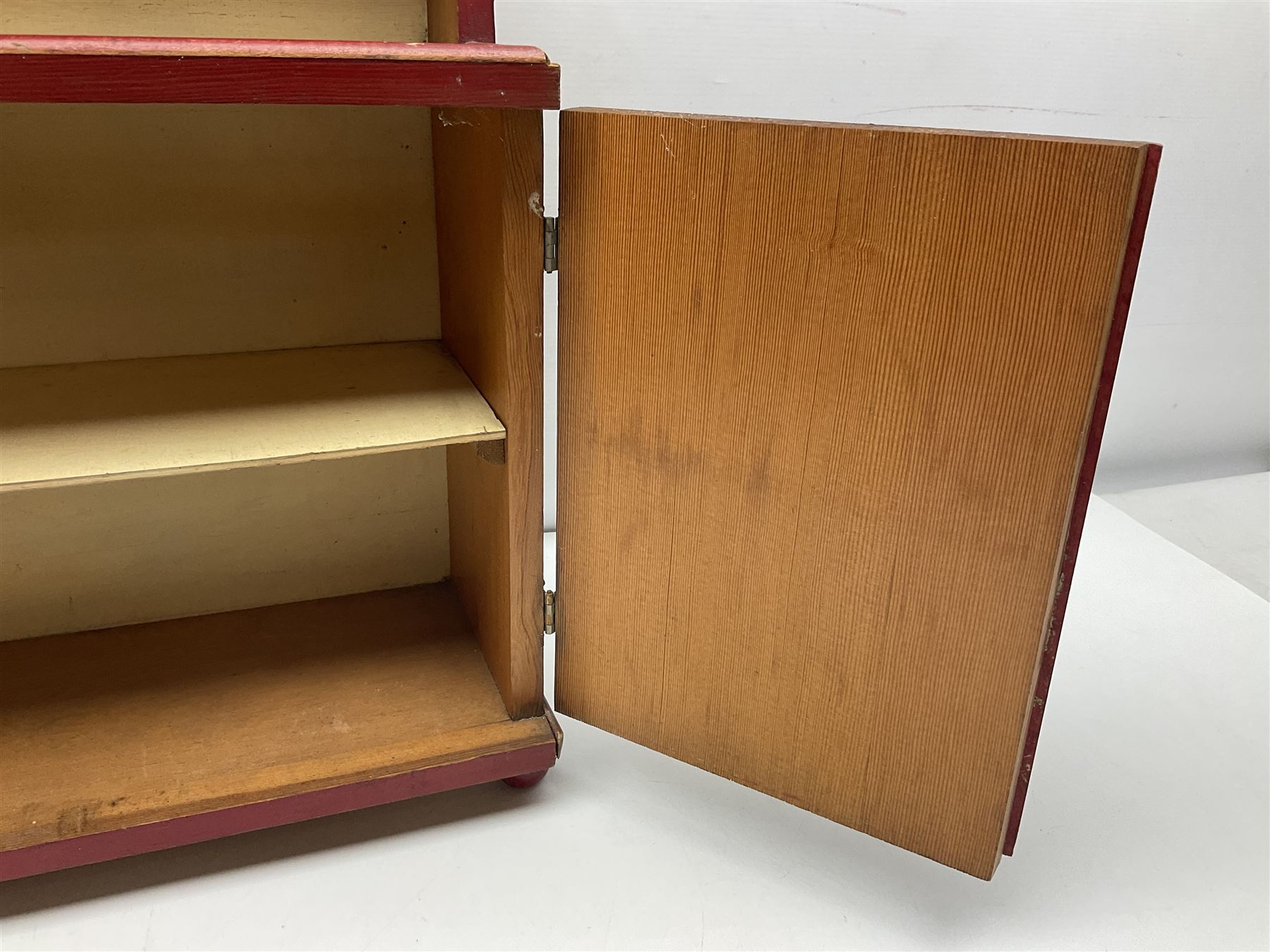 Miniature pitch pine Welsh dresser with open plate rack over two cupboard doors - Image 9 of 13