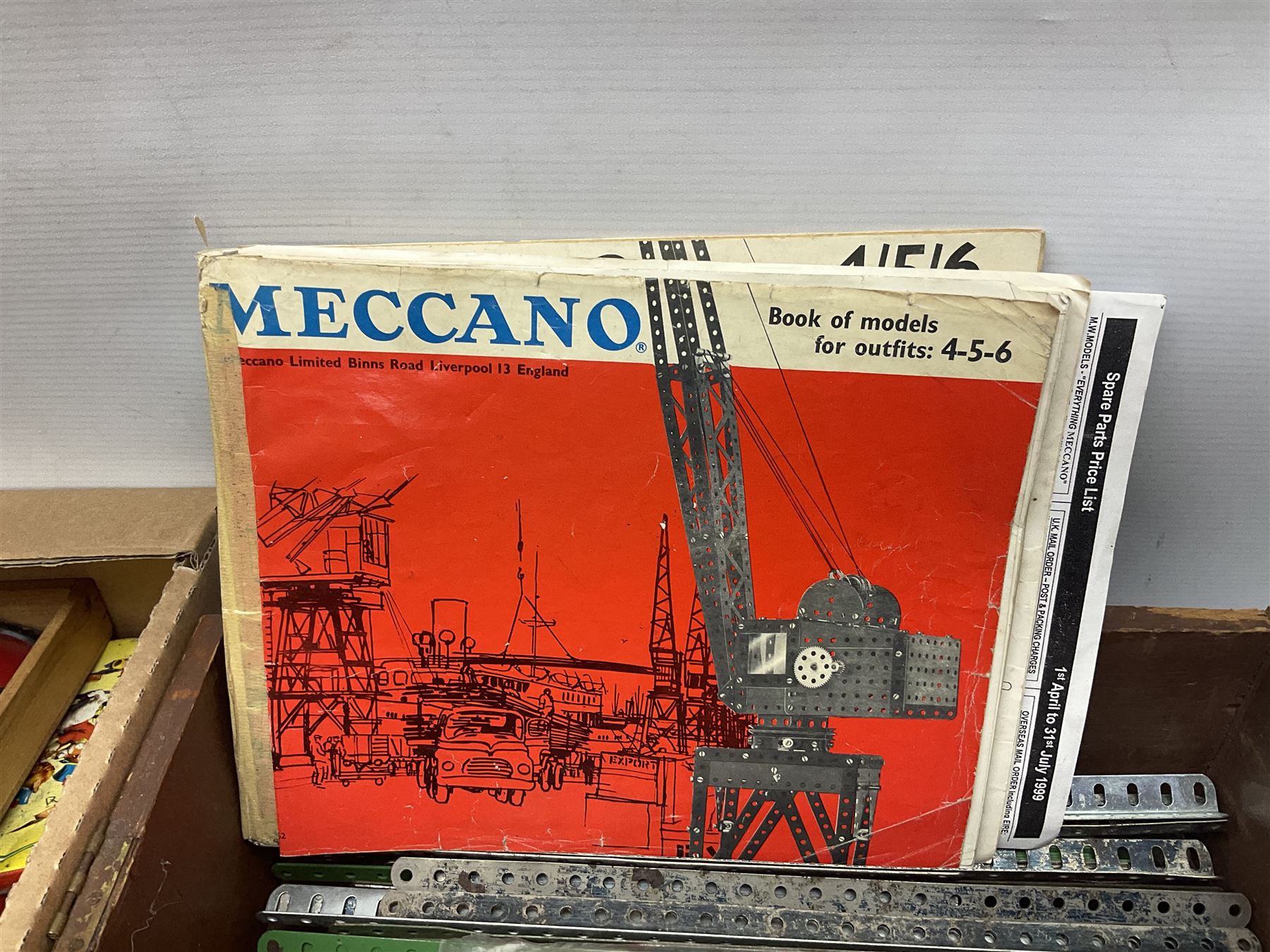 Meccano - large quantity of loose parts including various plates and strips - Image 7 of 11