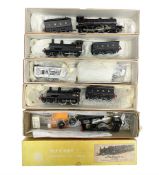 Nu-Cast '00' gauge - five white metal locomotive model kits; three constructed (two x 4-4-0 and one