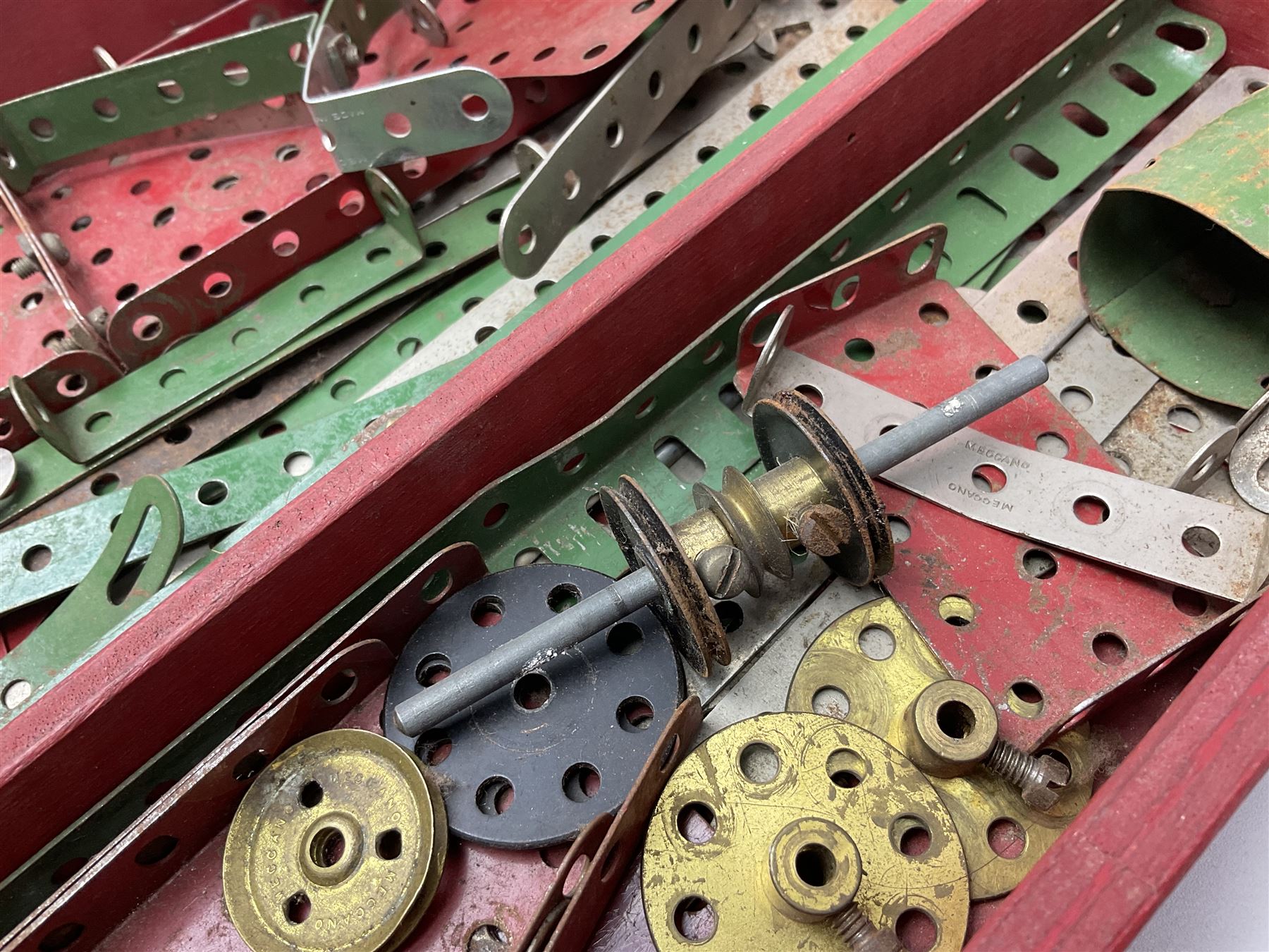 Meccano Set No.5 wooden box containing quantity of predominantly red and green sections - Image 6 of 7