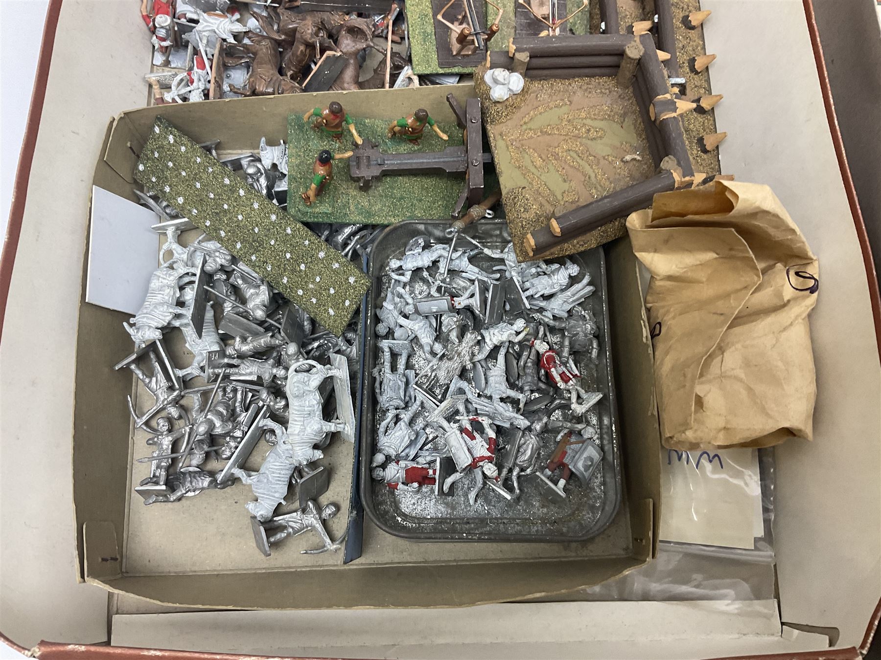 Painted metal wargame figures - over four hundred including Normans and Saxons - Image 2 of 14