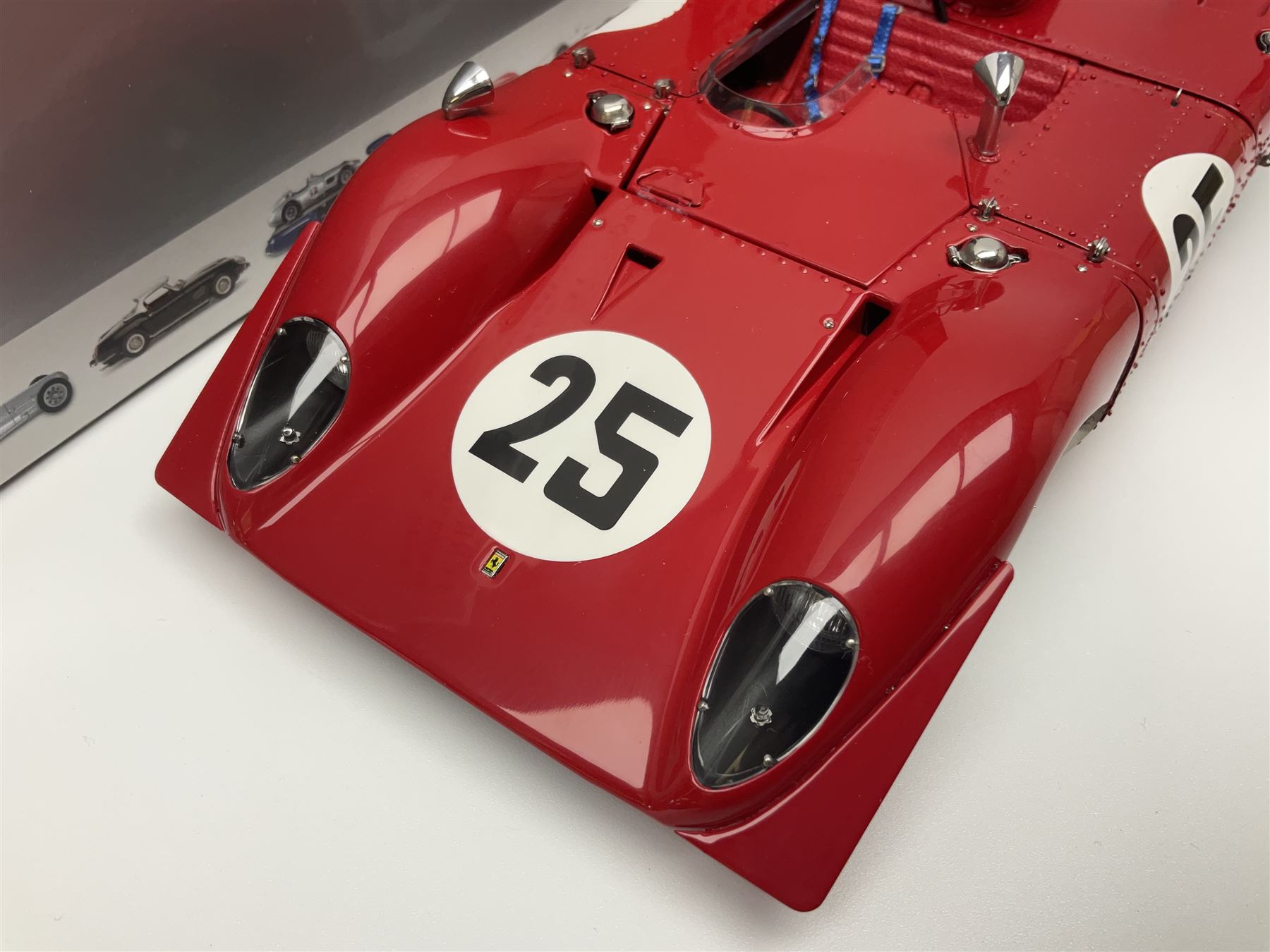 CMC 1:18 Scale Model of a Ferrari 312P Spyder 'Sebring Rennversion - Image 3 of 14