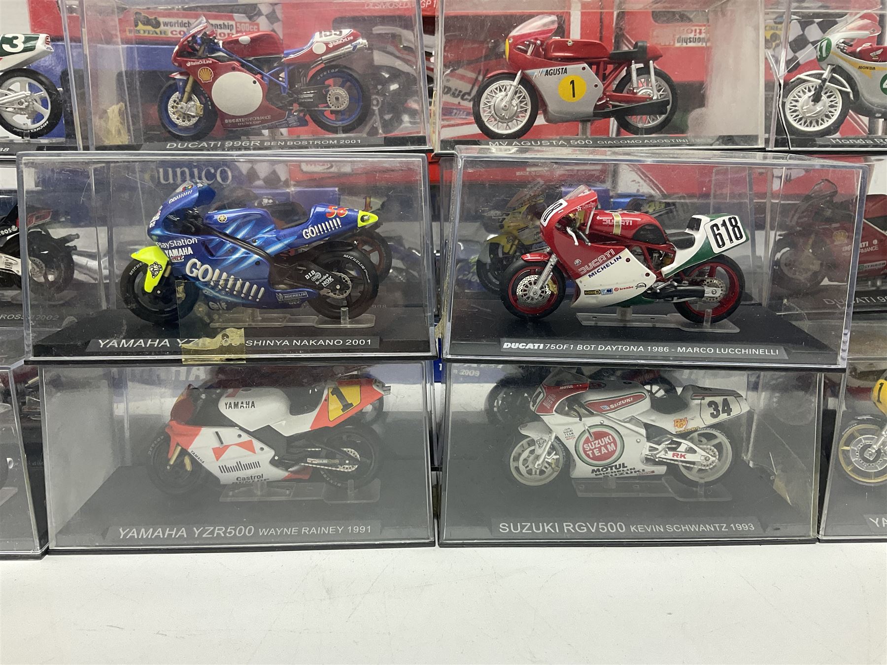 Fifty-one die-cast models of motorcycles by Maisto - Image 9 of 18