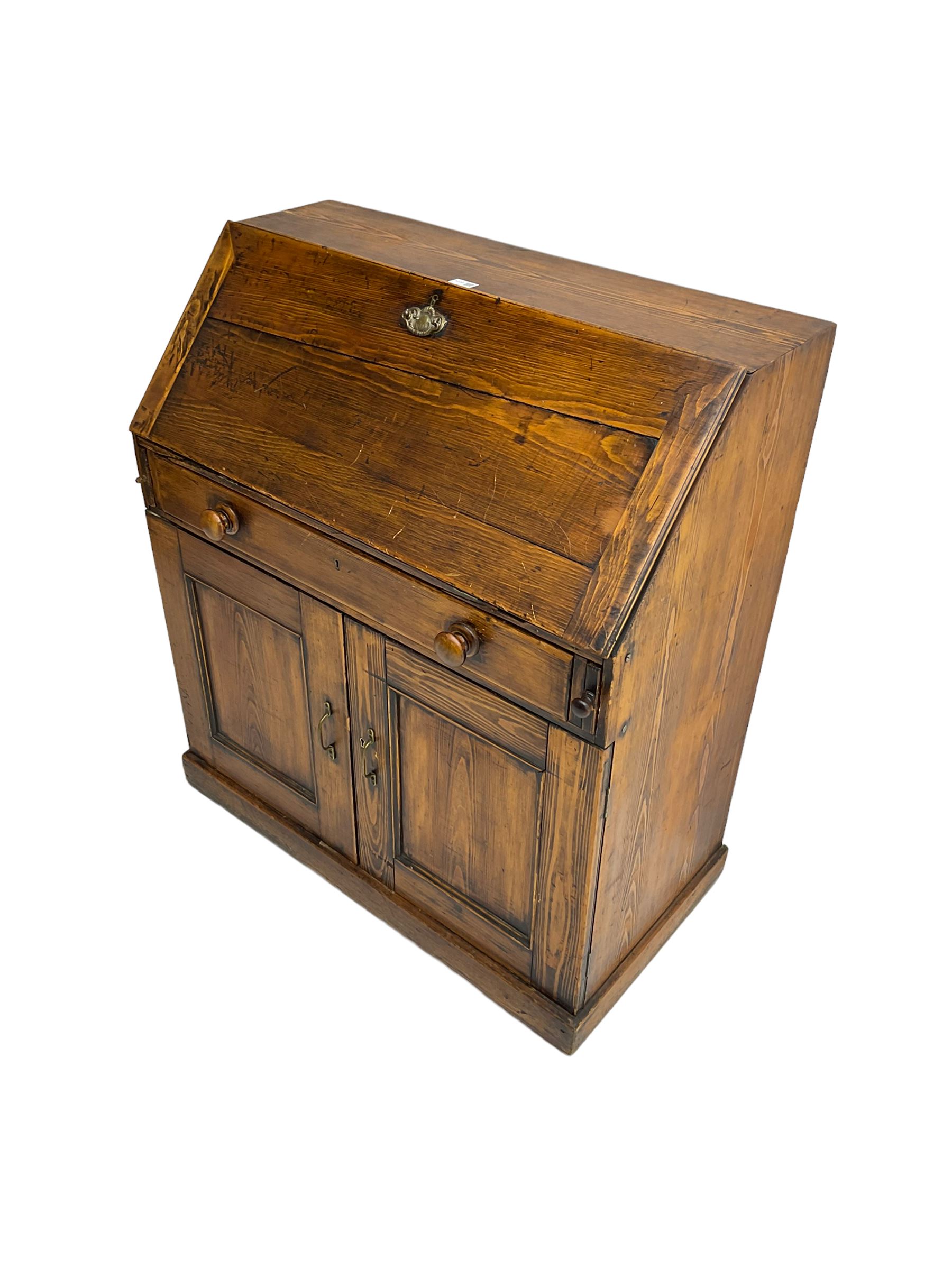 19th century waxed pine bureau - Image 6 of 7