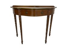 Georgian design mahogany side table