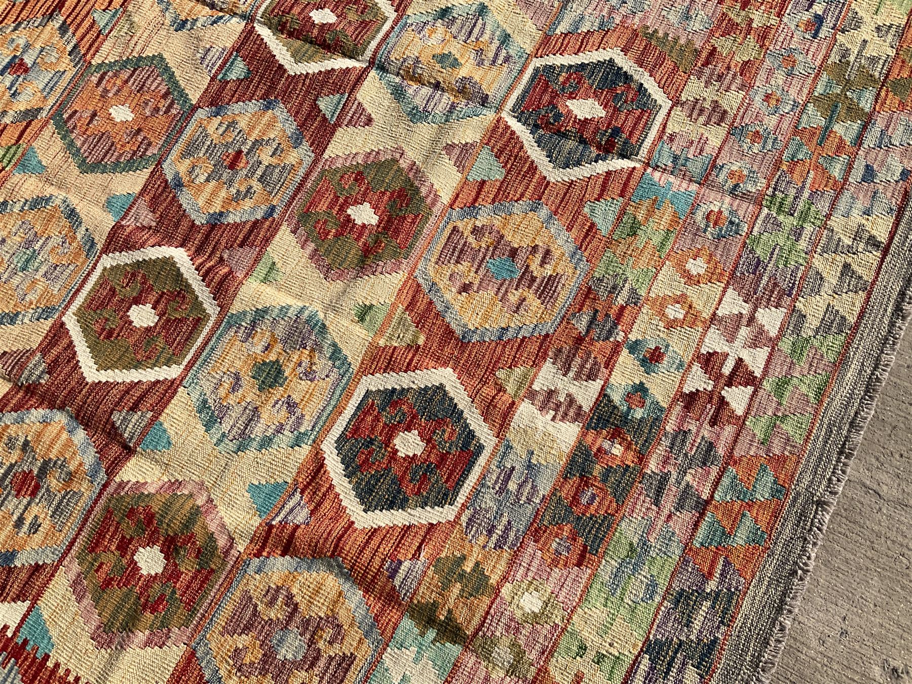 Anatolian Turkish Kilim multi-colour rug - Image 8 of 8