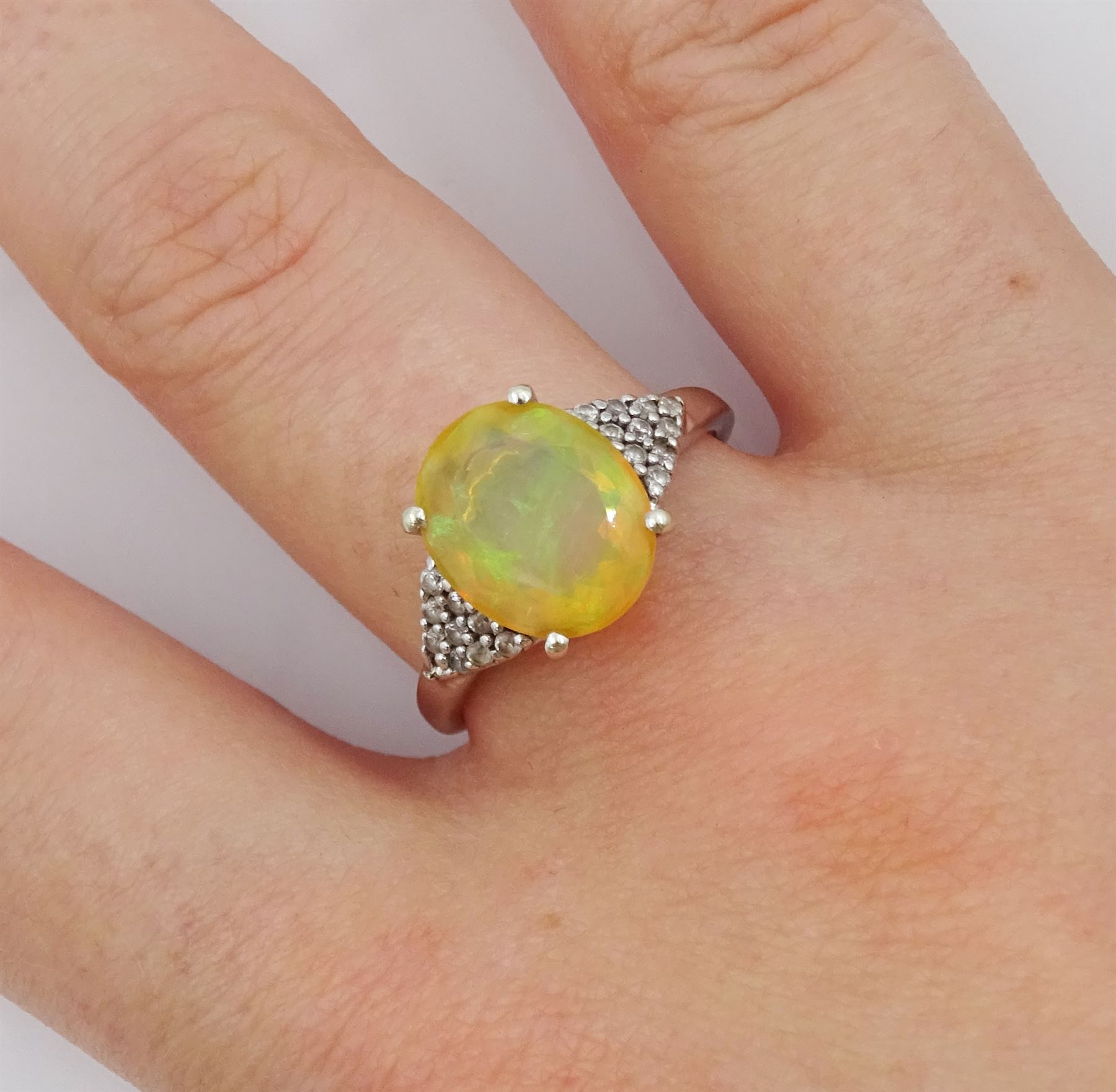 9ct white gold opal and cubic zirconia cluster ring - Image 2 of 5