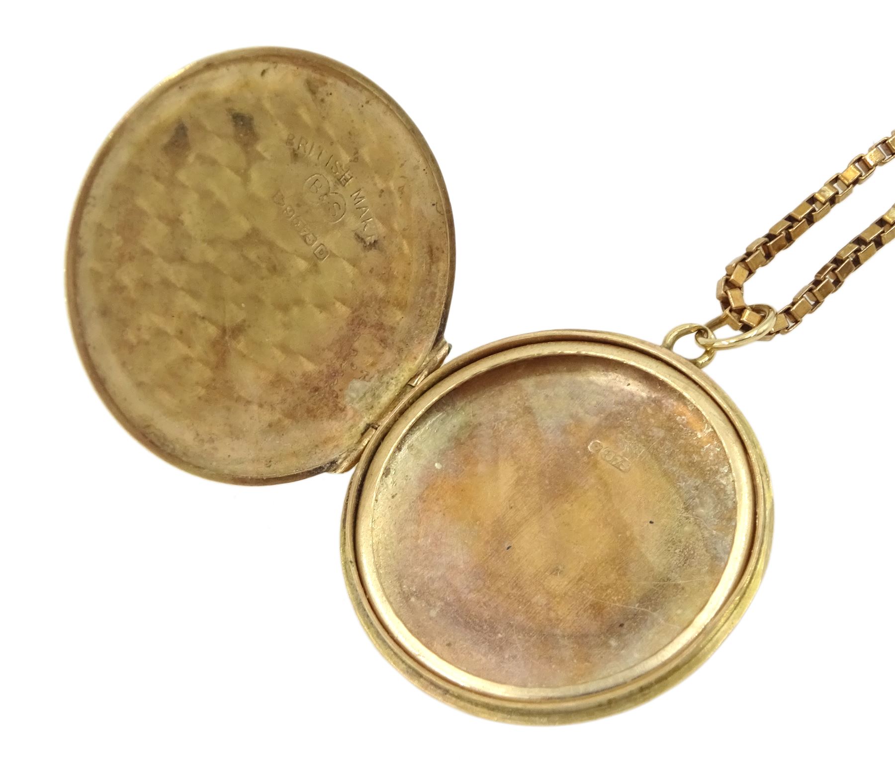 9ct gold round locket pendant necklace - Image 3 of 3