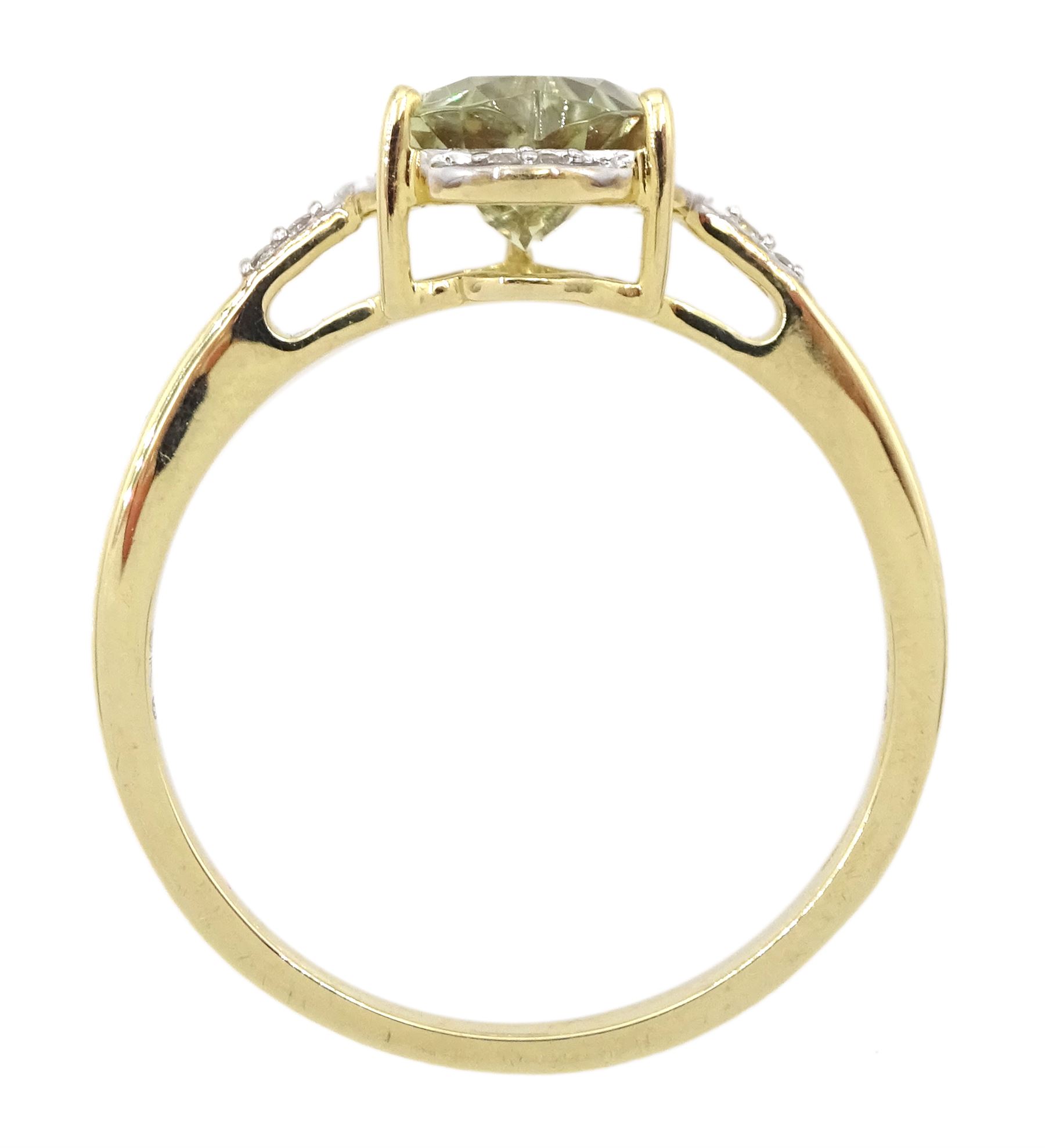 9ct gold heart shaped csarite and white zircon ring - Image 4 of 4