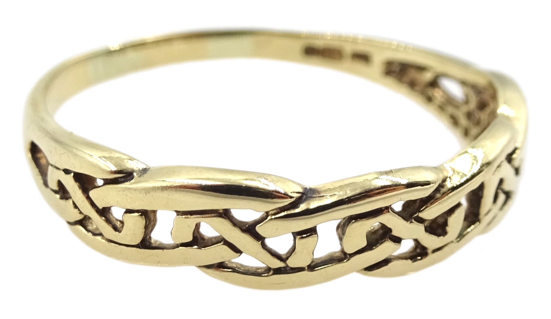 Gold Celtic design ring - Image 2 of 2