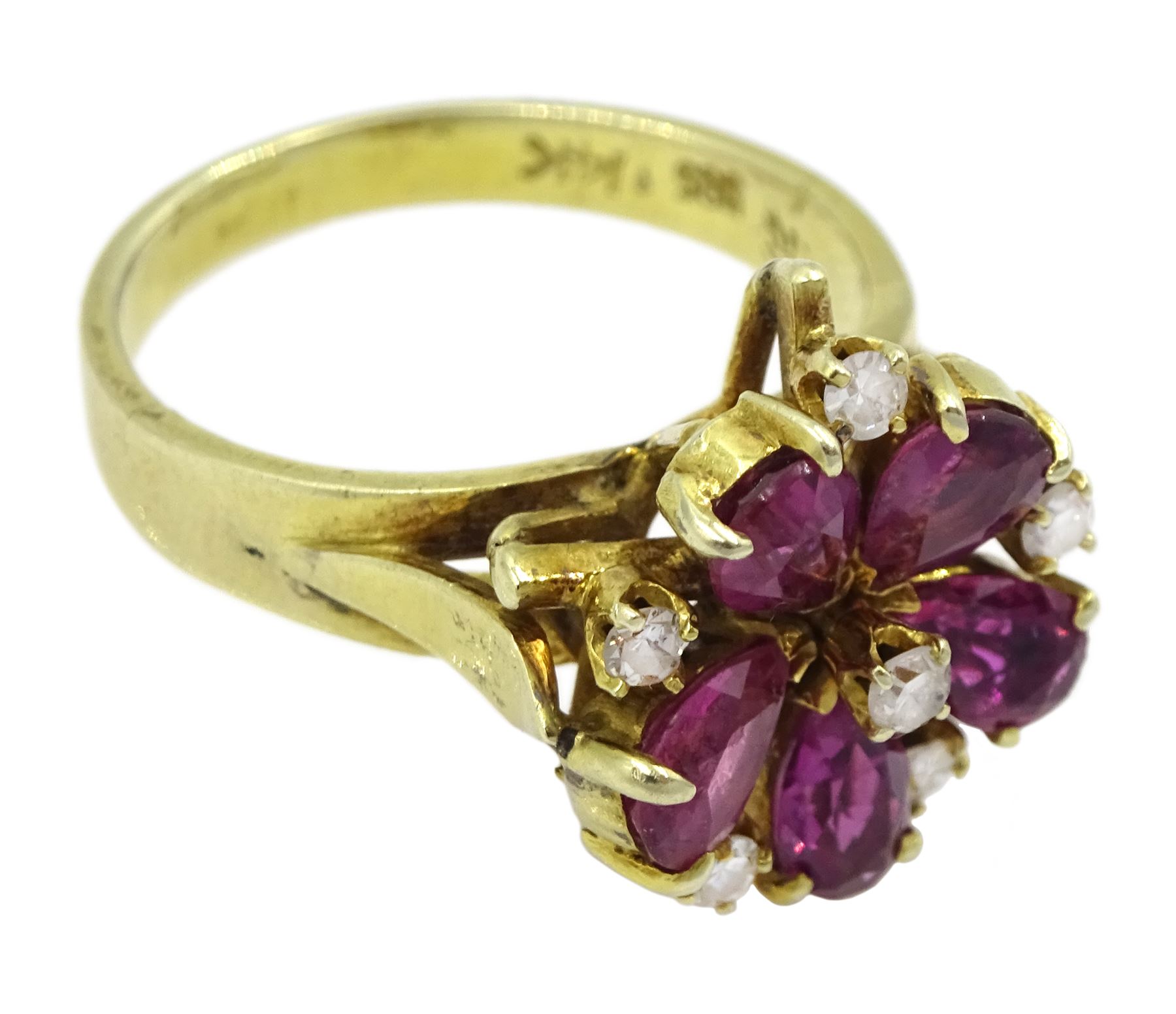 14ct gold pear shaped pink/purple stone and round brilliant cut diamond flower head cluster ring - Image 3 of 4